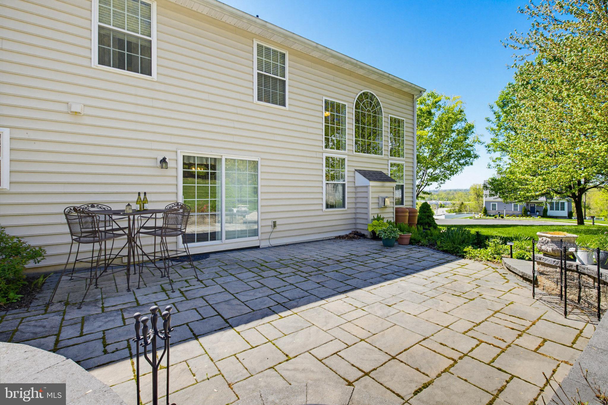 JAMES MEADOW - Residential