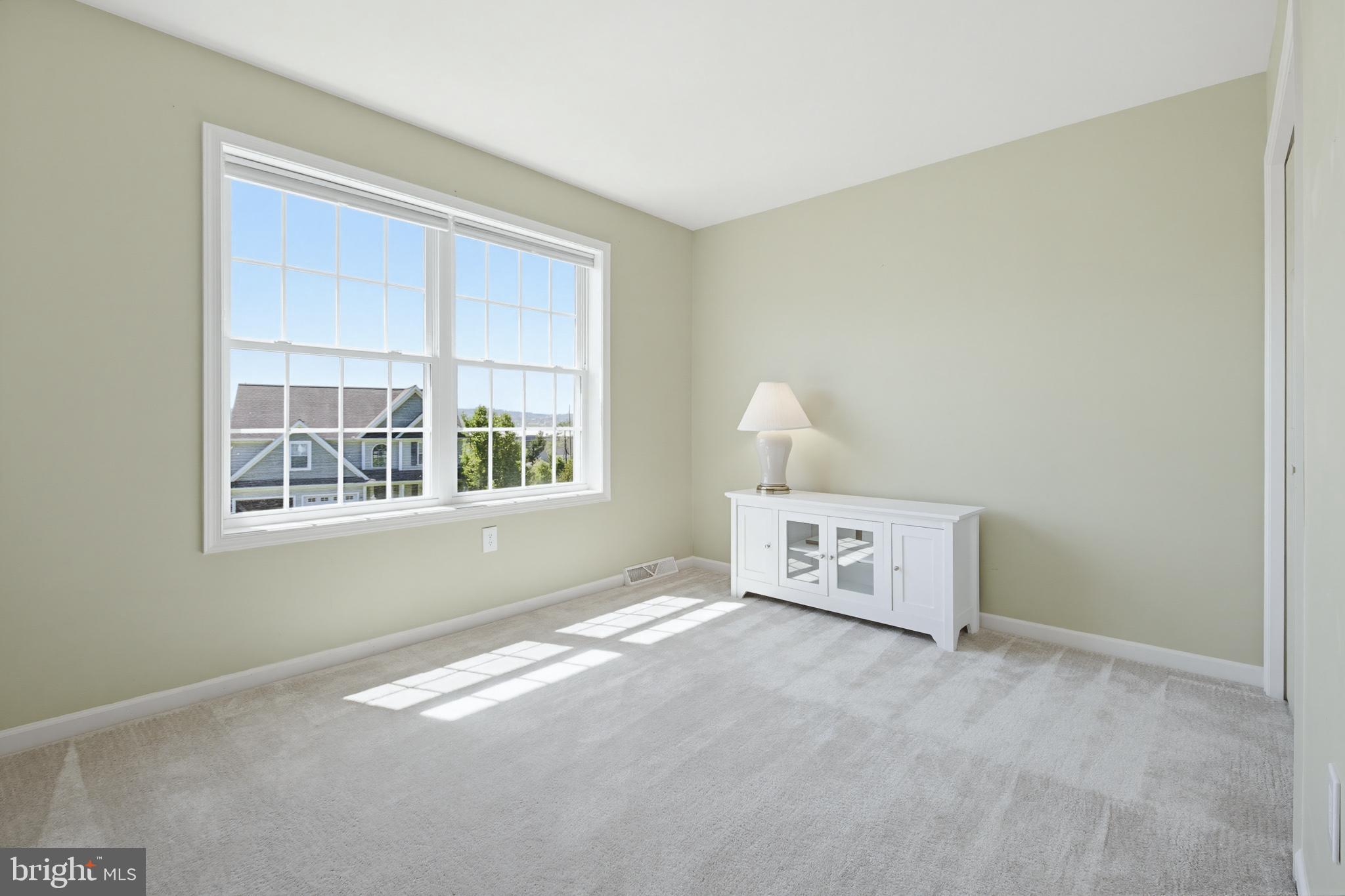 JAMES MEADOW - Residential