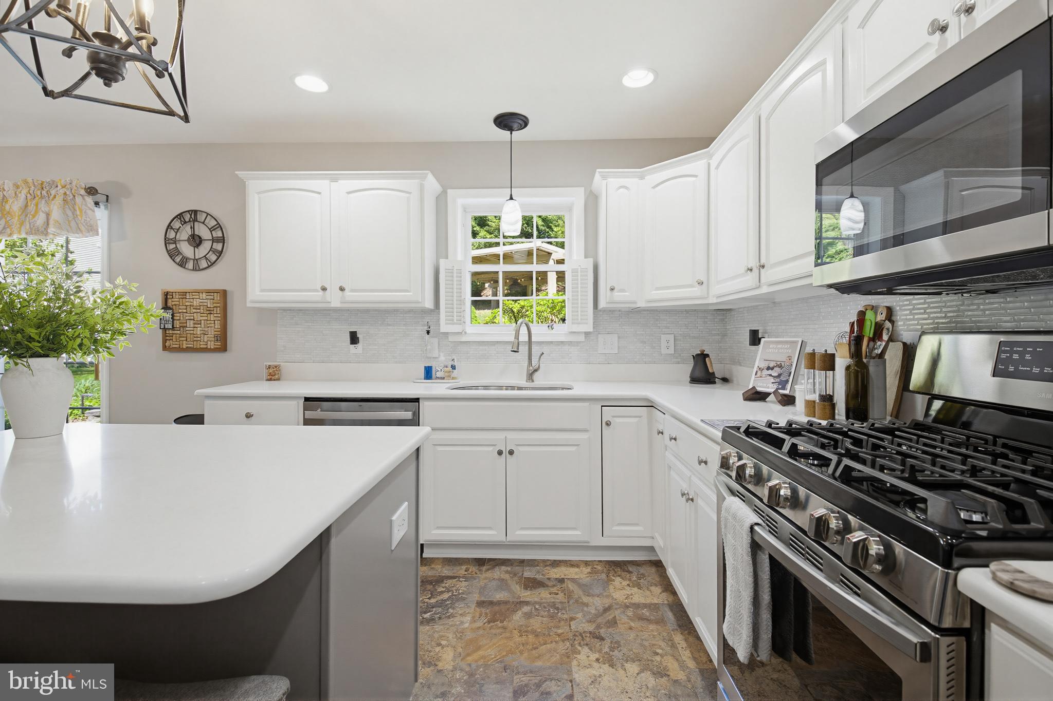 JAMES MEADOW - Residential