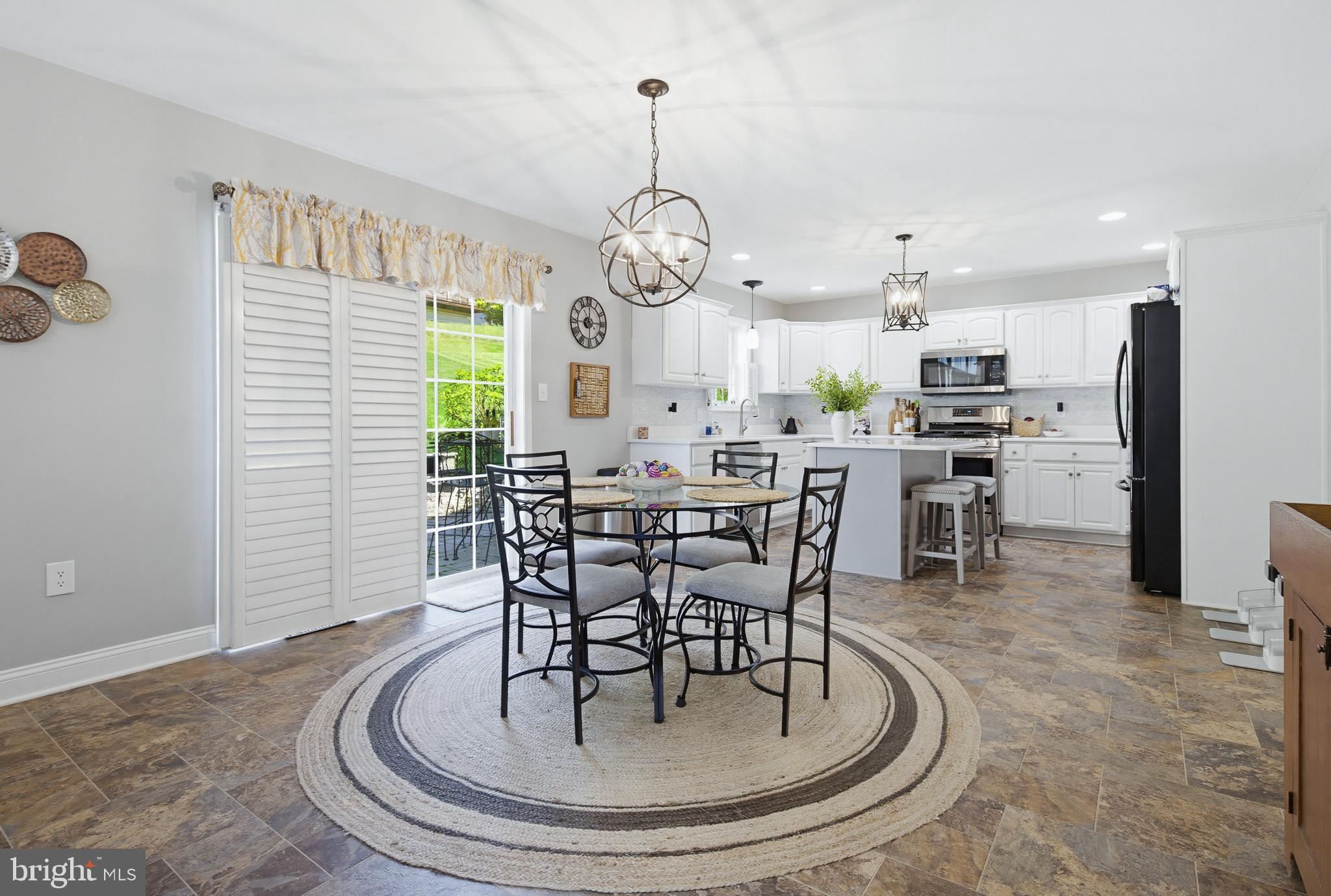 JAMES MEADOW - Residential
