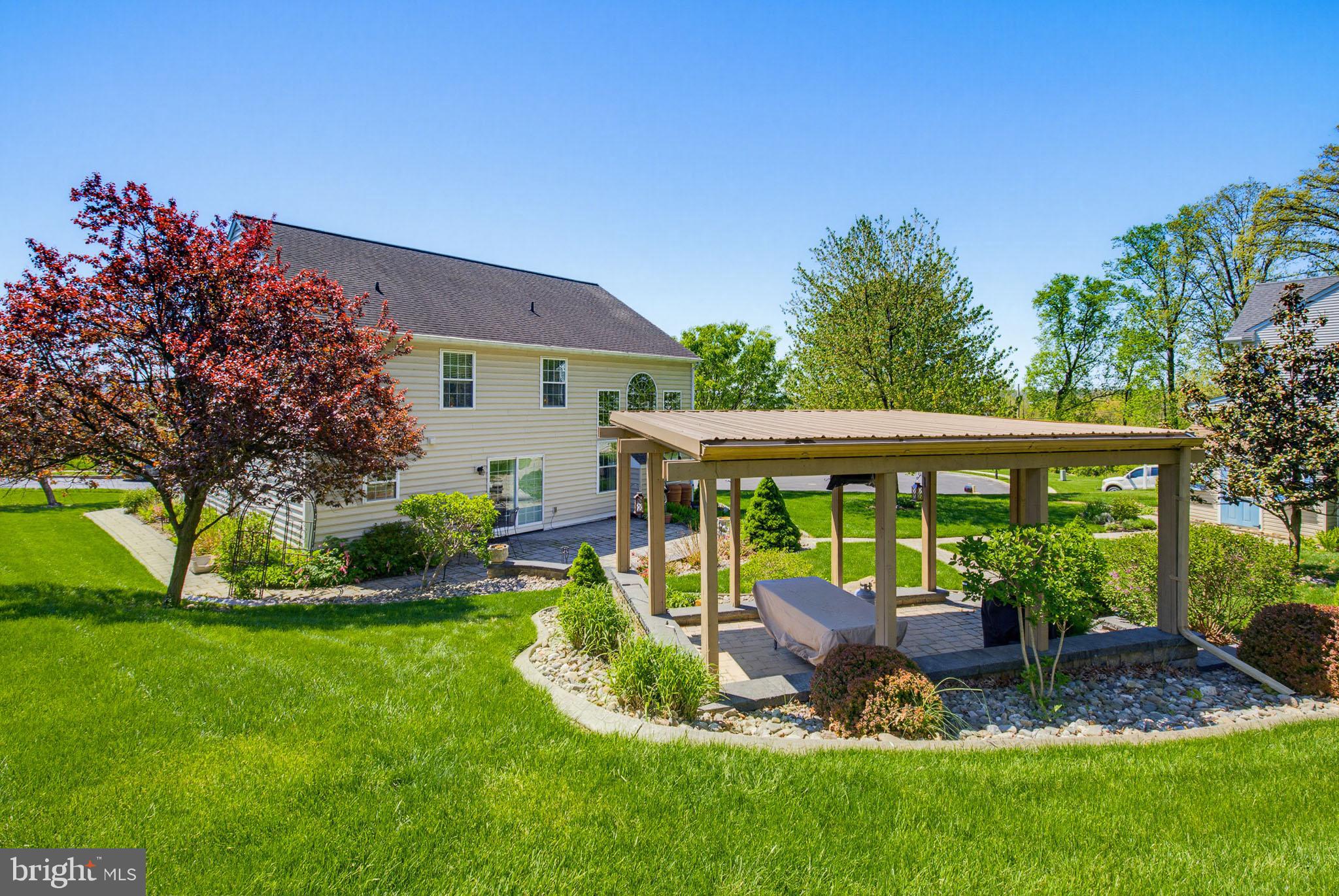 JAMES MEADOW - Residential
