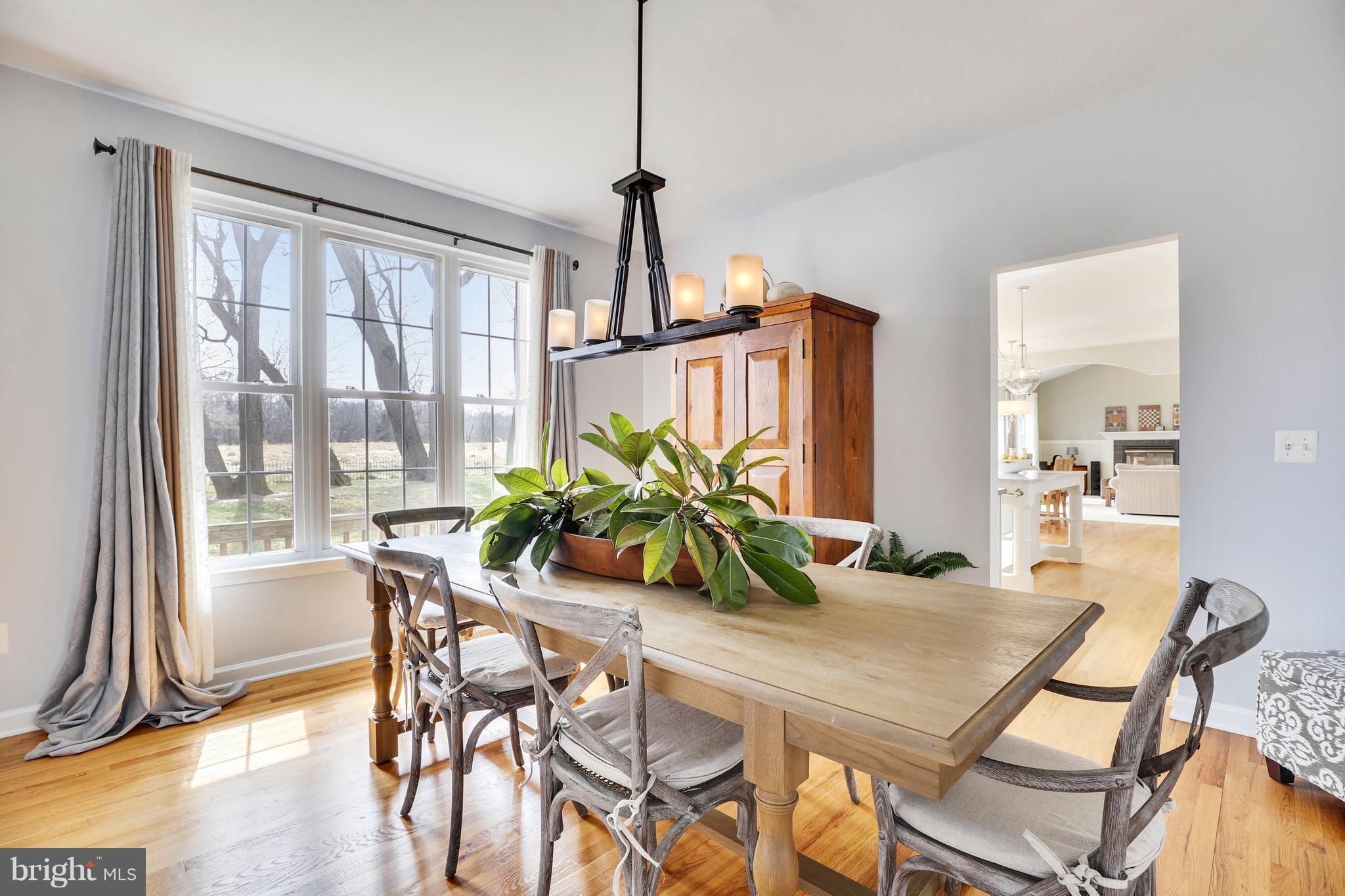 ANNAPOLIS ROADS - Residential