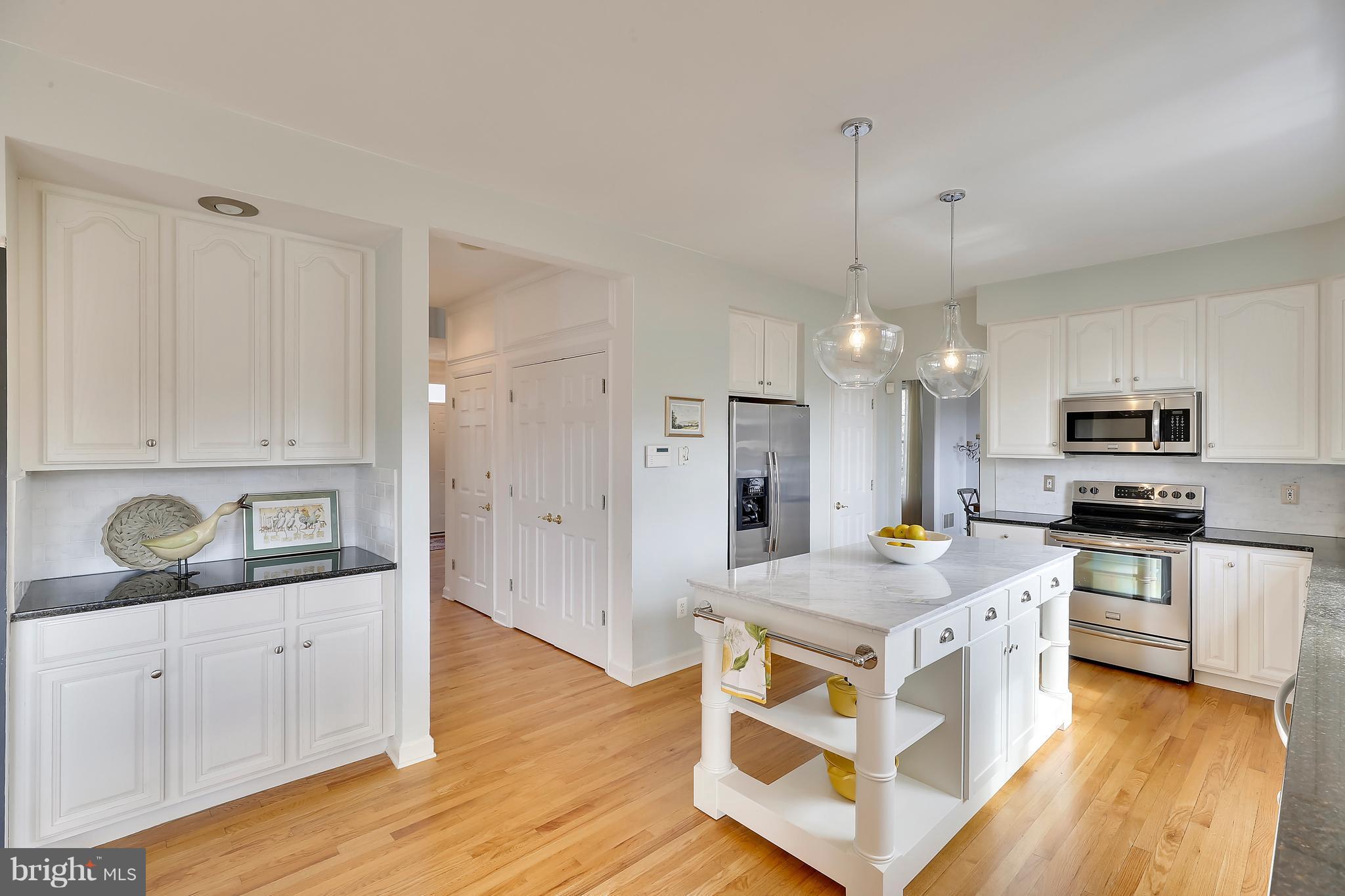 ANNAPOLIS ROADS - Residential