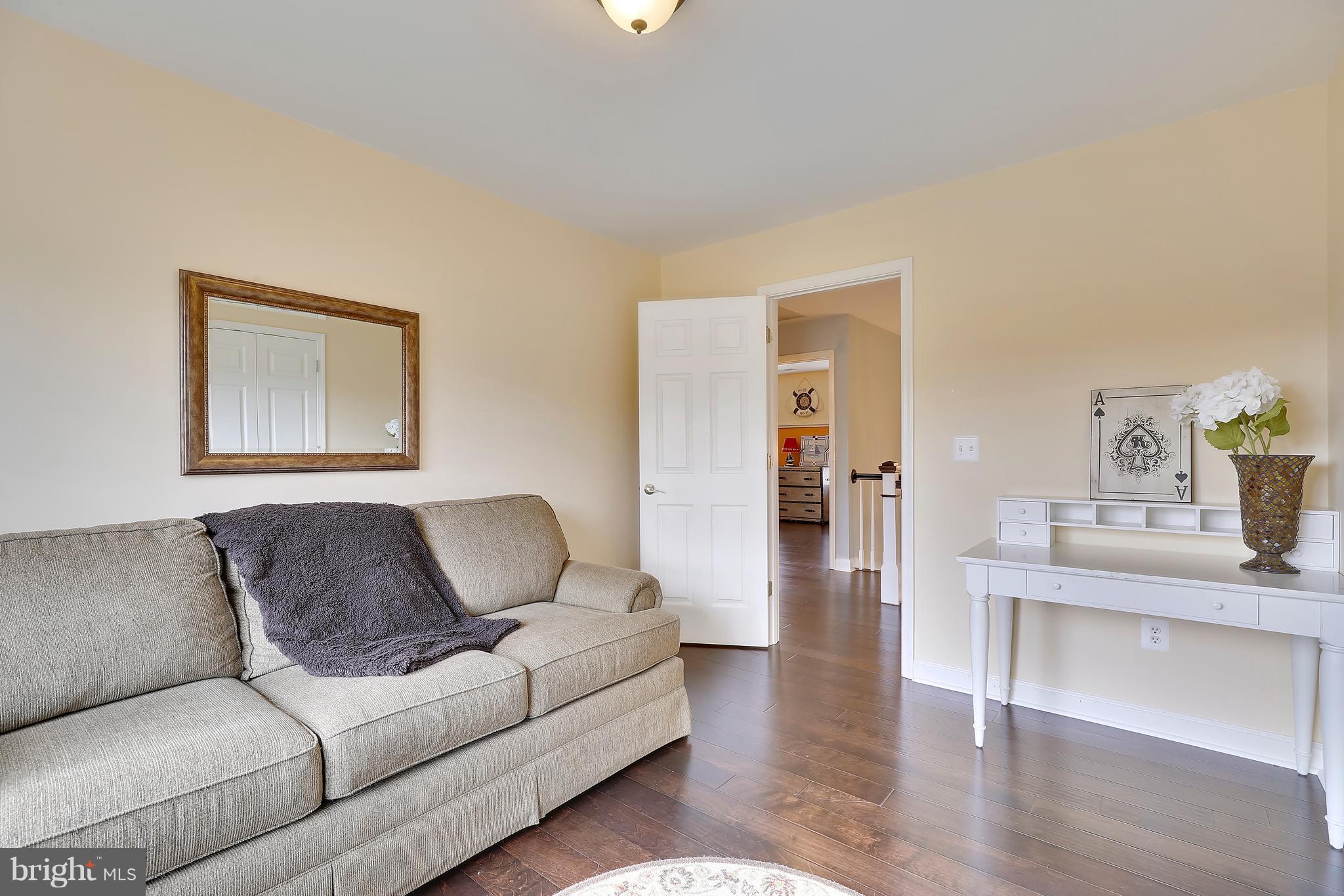 ANNAPOLIS ROADS - Residential