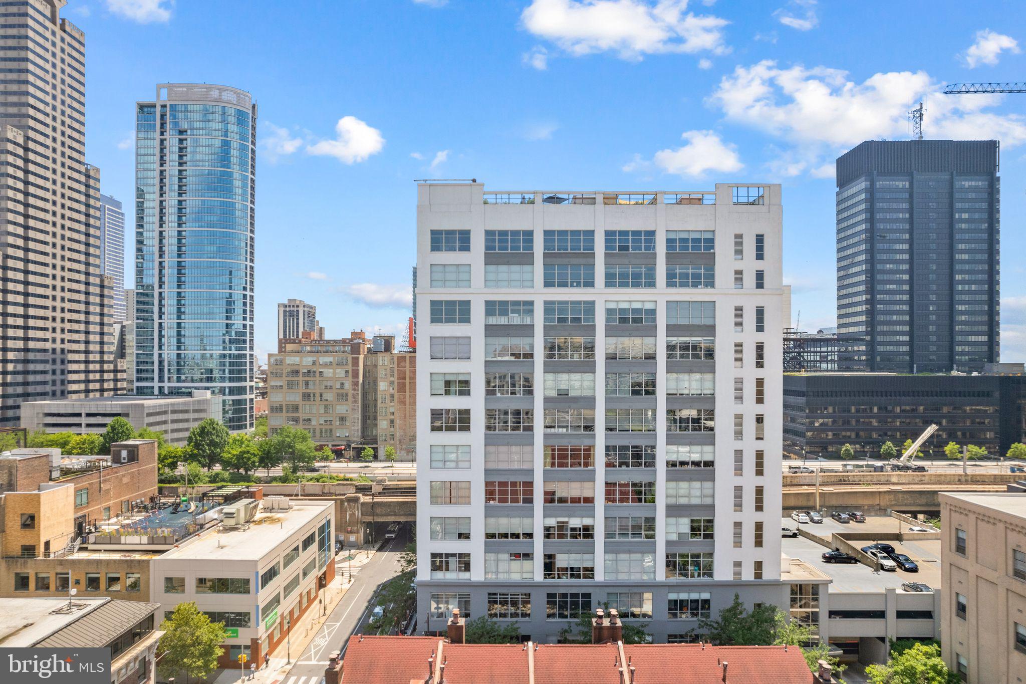 LOGAN SQUARE - Residential