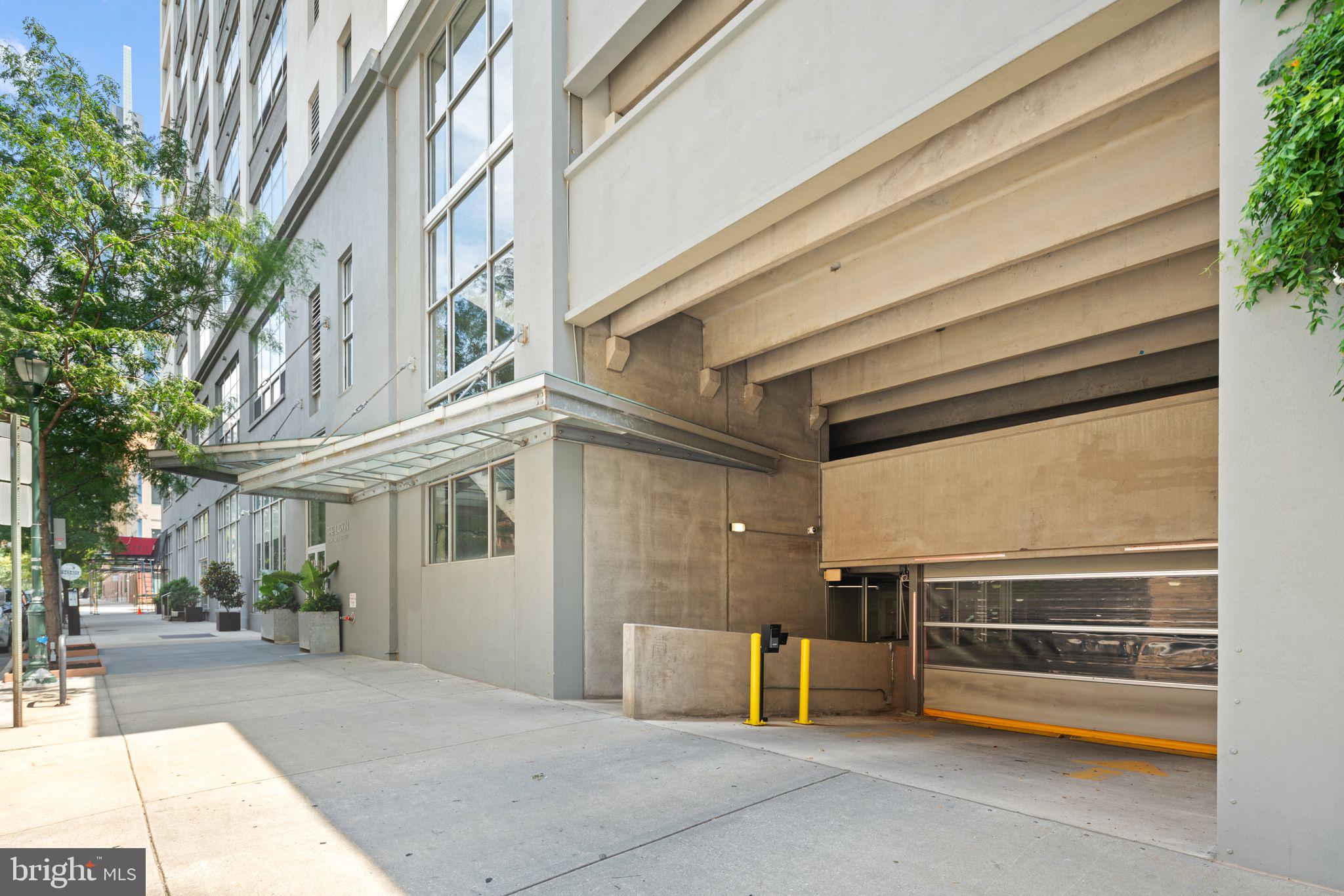 LOGAN SQUARE - Residential