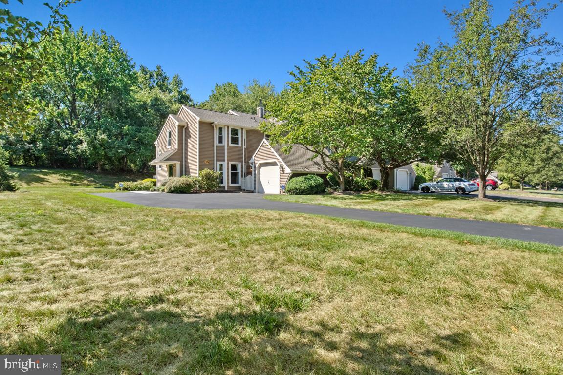 1569 APPLEWOOD CIRCLE