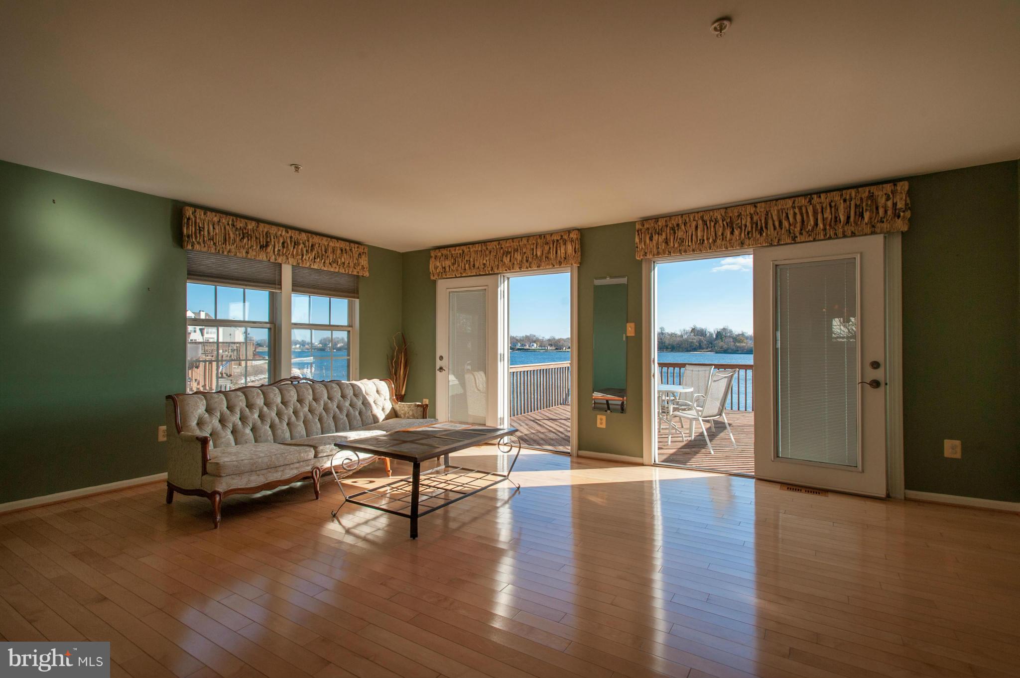 STONEY BEACH - Residential Lease