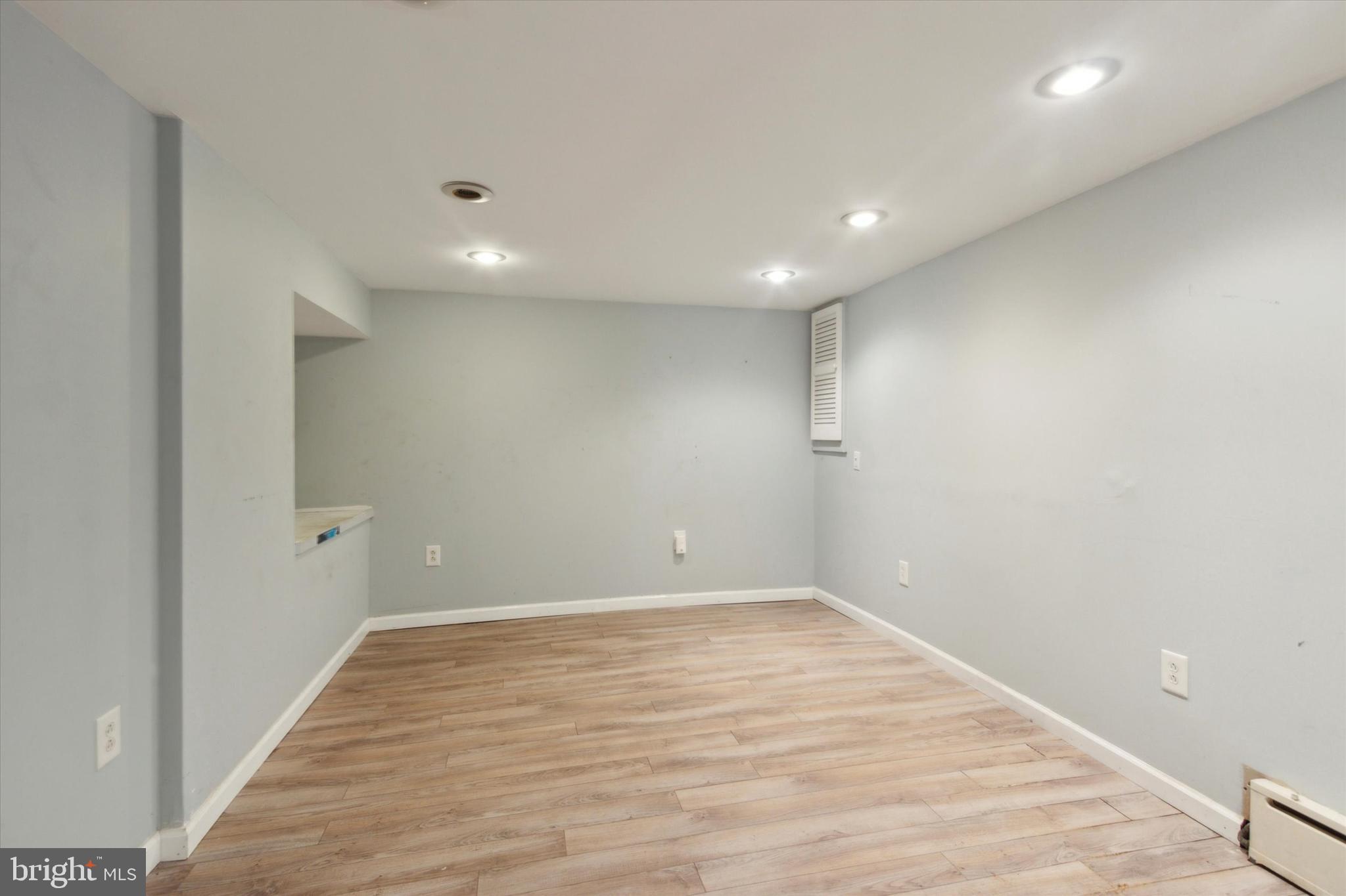 LOWER MOYAMENSING - Residential