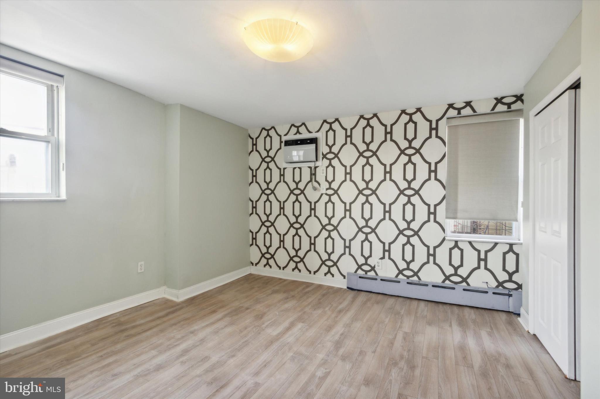 LOWER MOYAMENSING - Residential