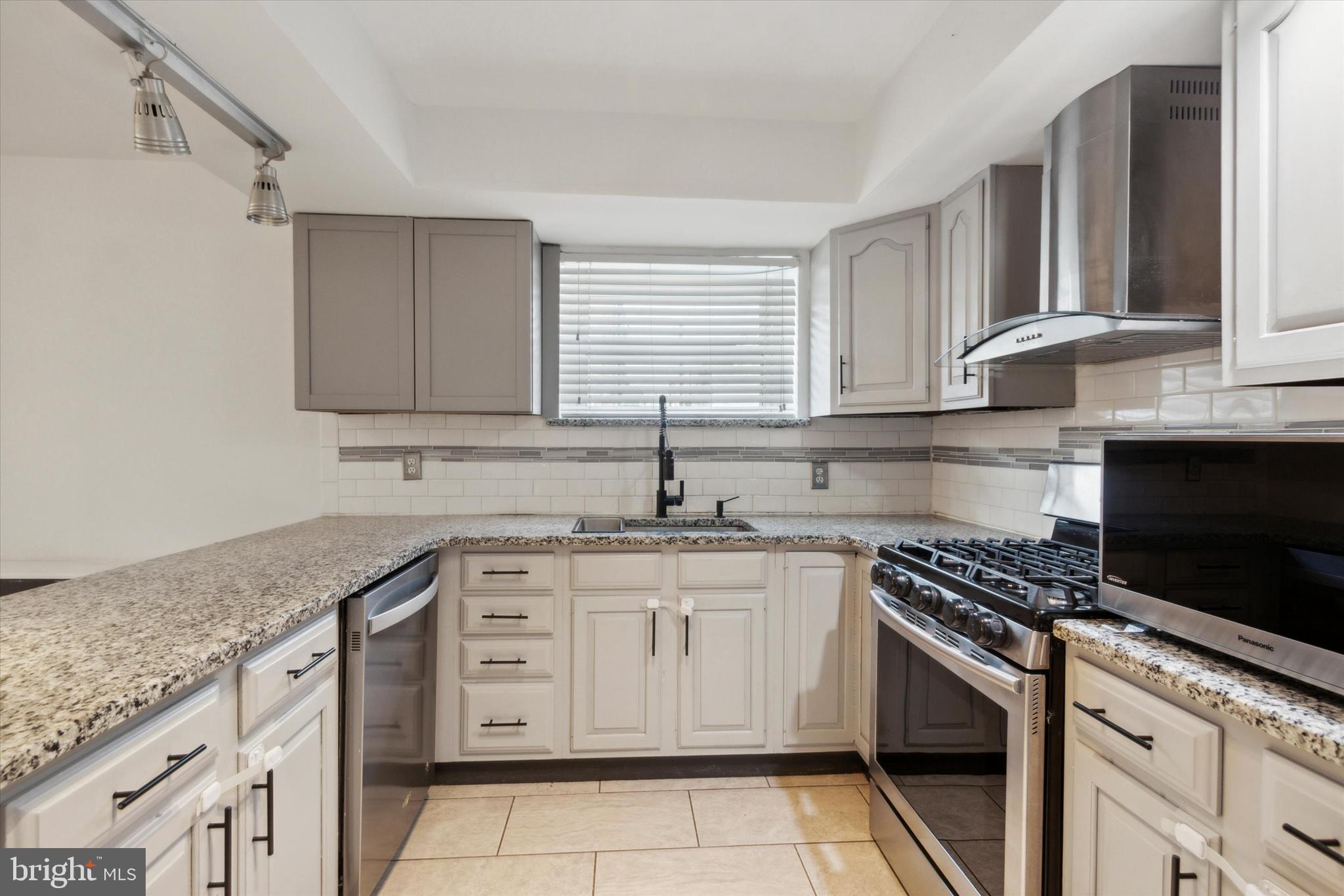 LOWER MOYAMENSING - Residential