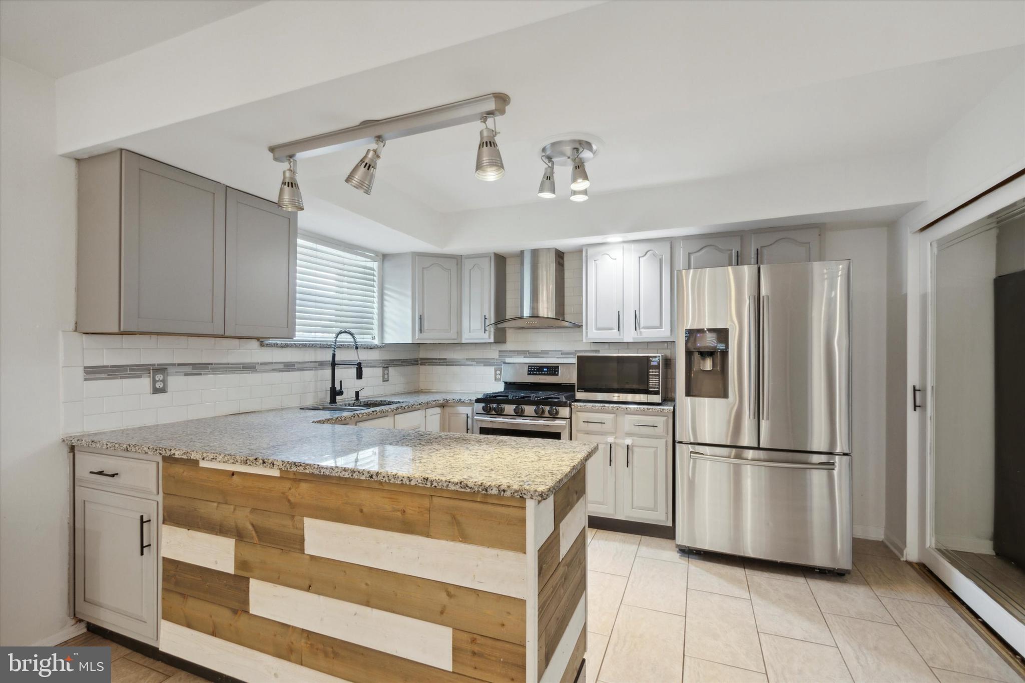 LOWER MOYAMENSING - Residential