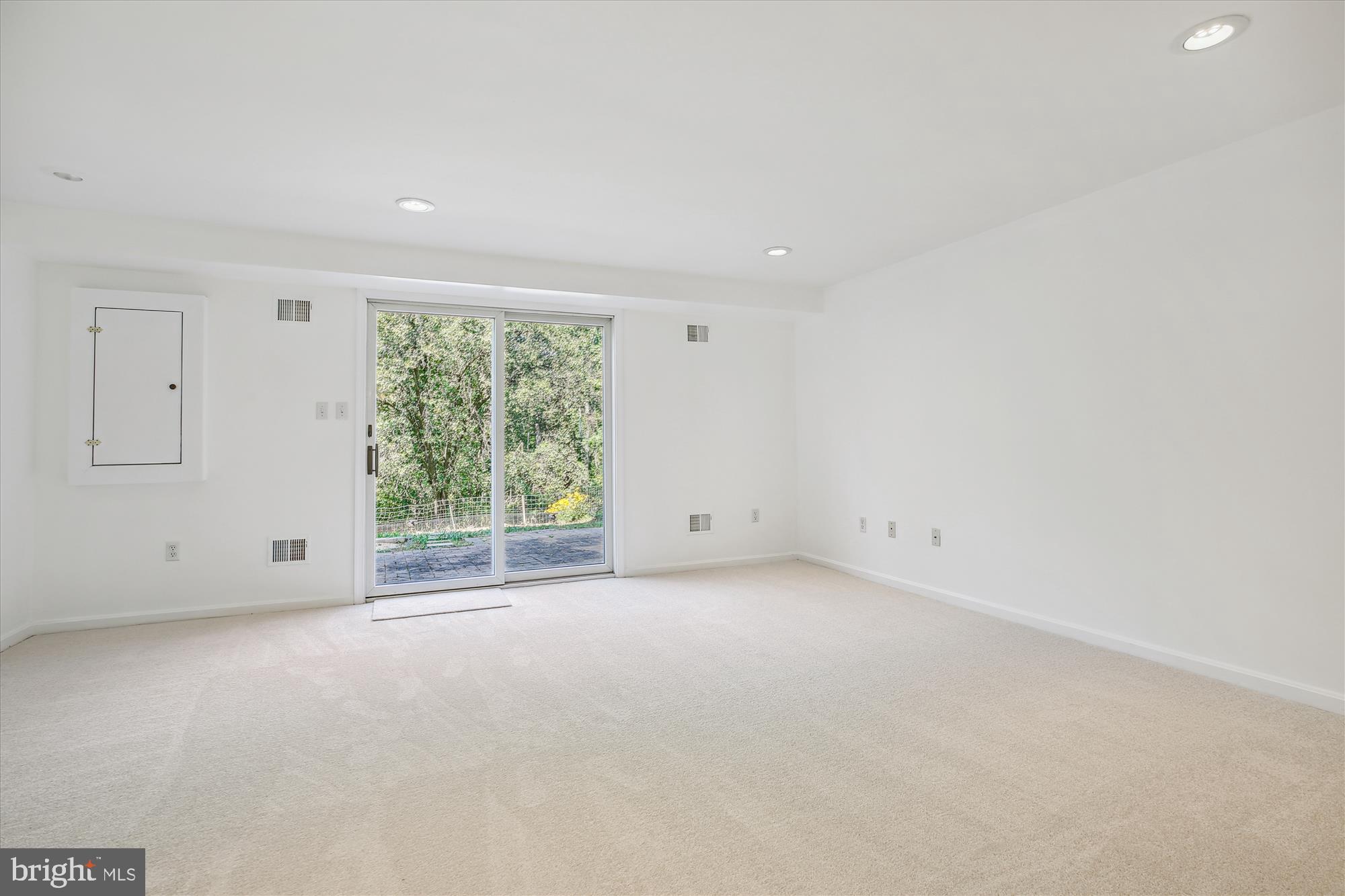 NORBECK MANOR - Residential