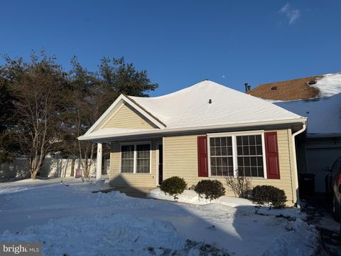 24 AVENROWE COURT FAIRLESS HILLS PA 19030