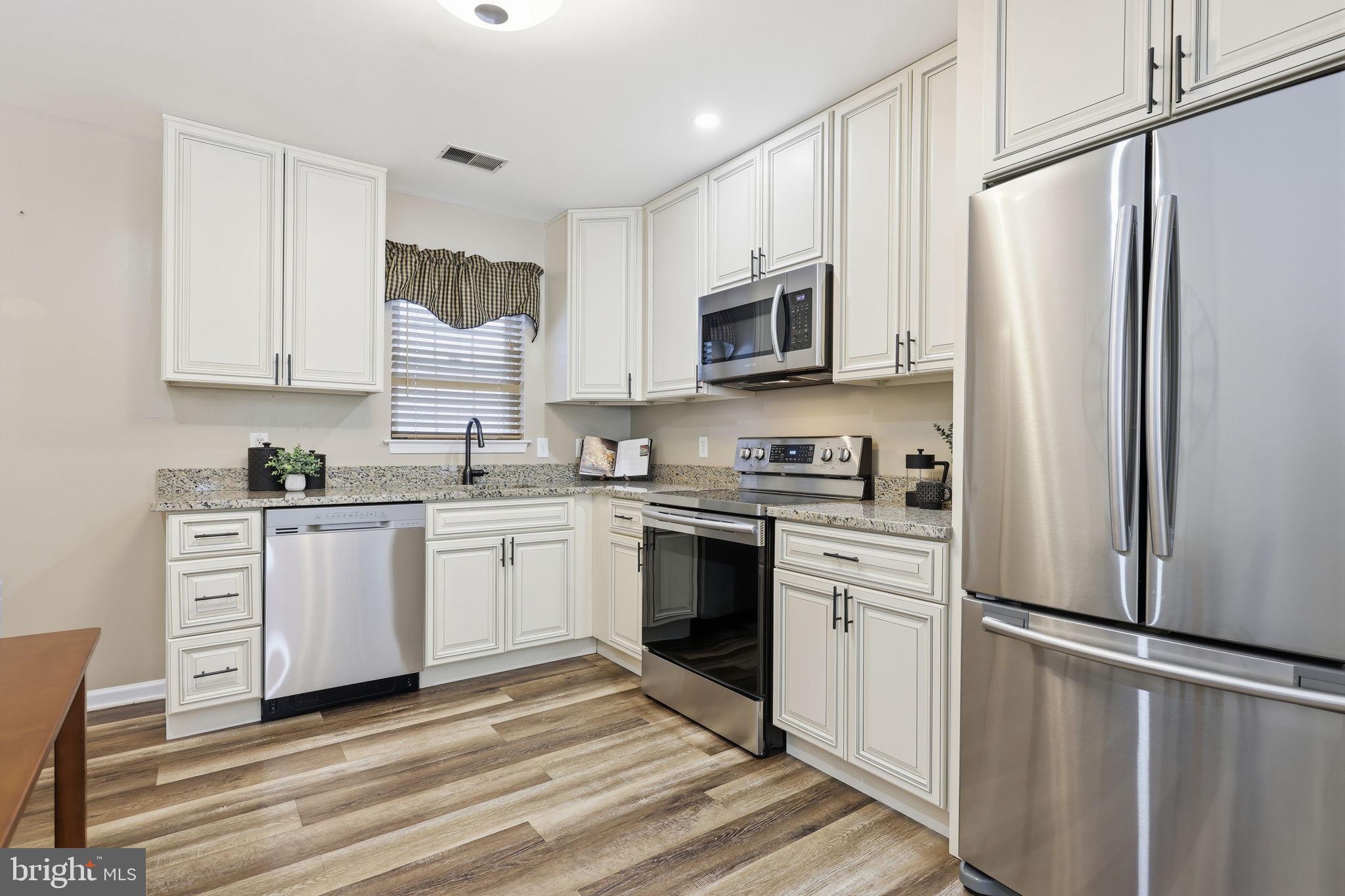 AVENROWE - Residential