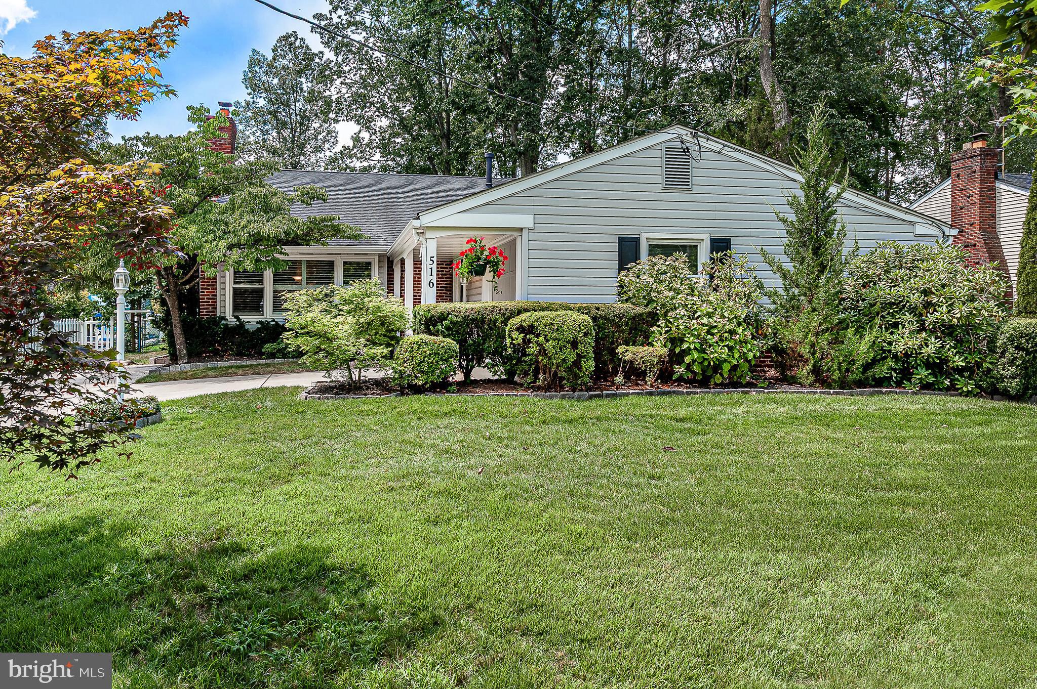 516 WHITMAN DRIVE