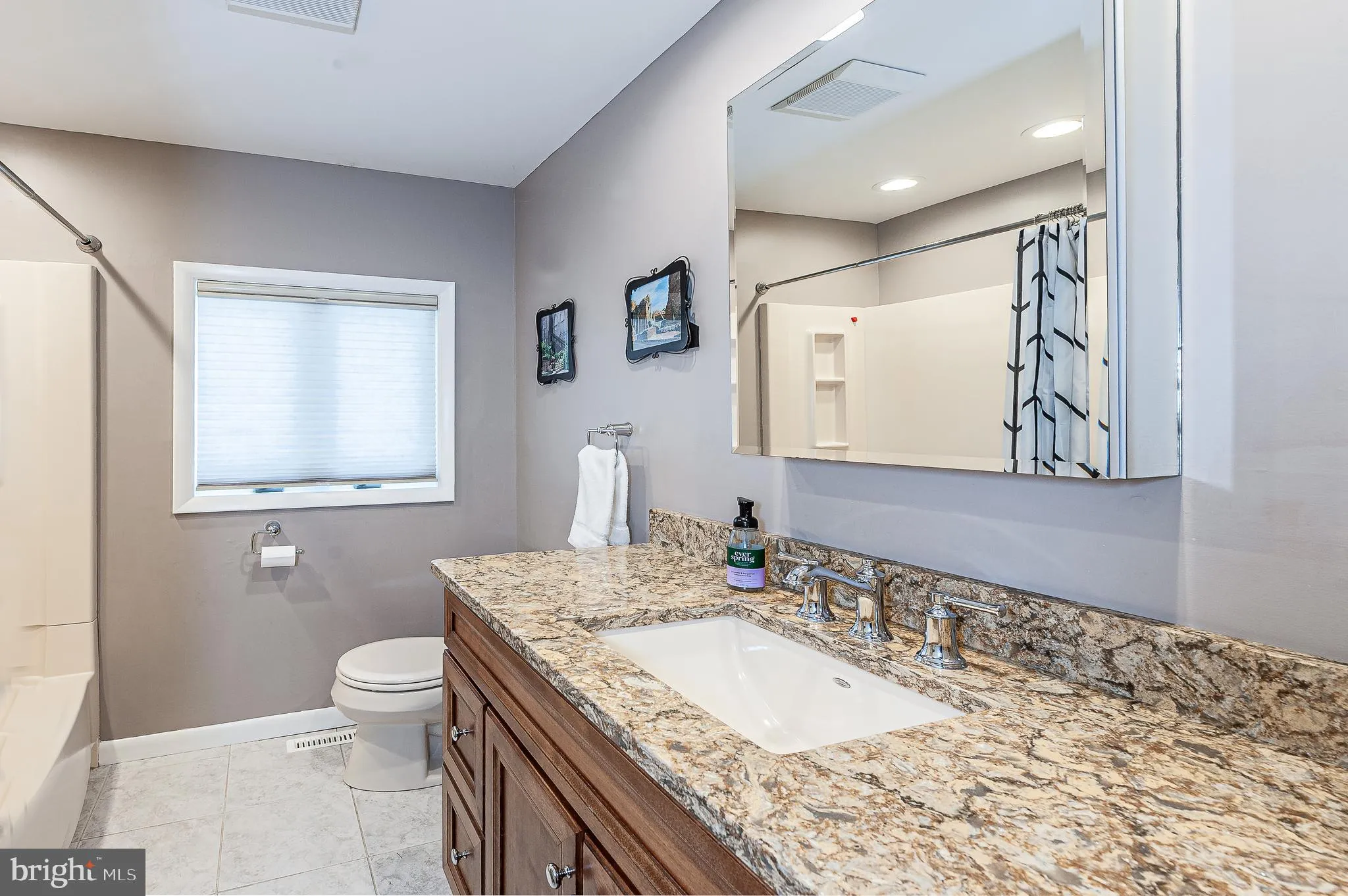 Turnersville, New Jersey 08012, United States, 3 Bedrooms Bedrooms, ,2 BathroomsBathrooms,Residential,Pending,183524