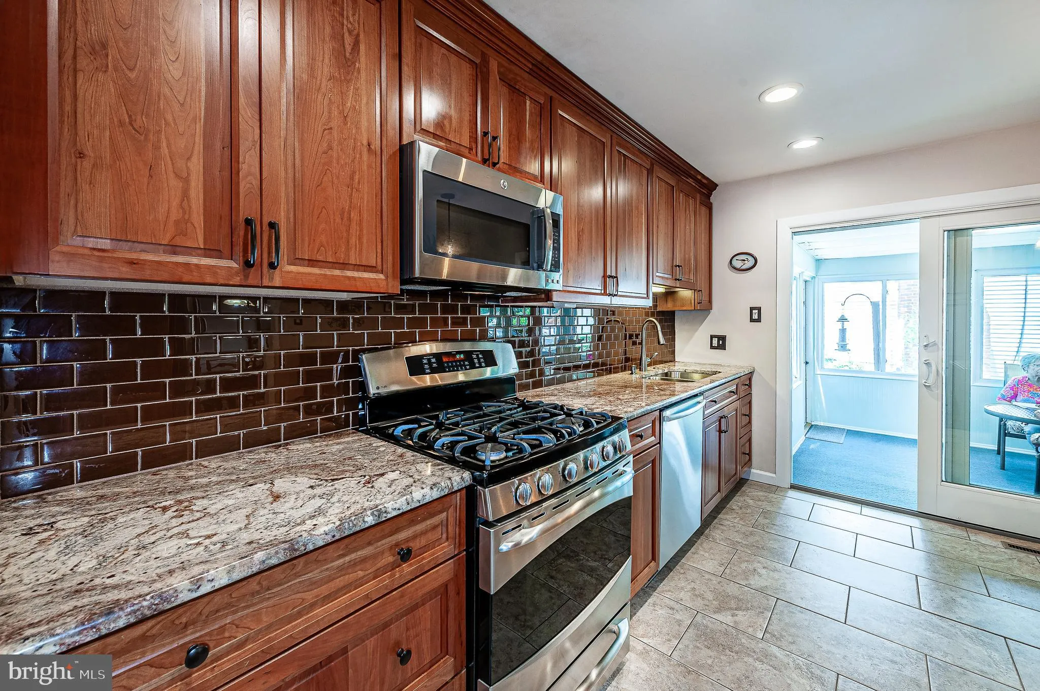 Turnersville, New Jersey 08012, United States, 3 Bedrooms Bedrooms, ,2 BathroomsBathrooms,Residential,Pending,183524