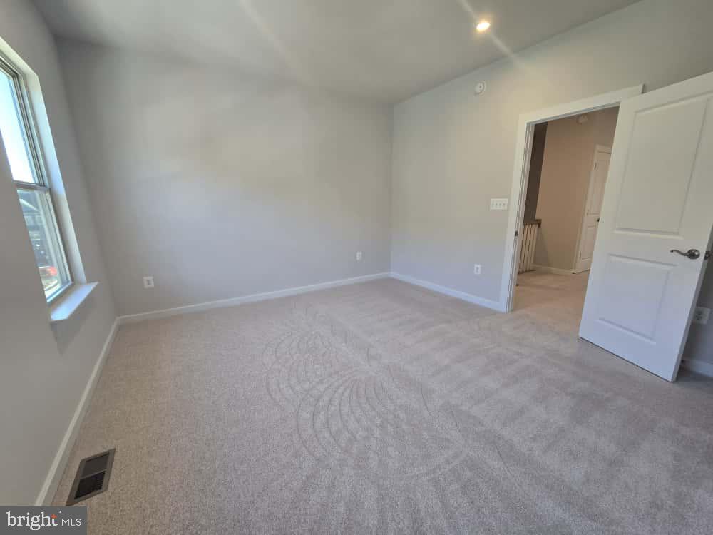 TUSCARORA VILLAGE - Residential Lease