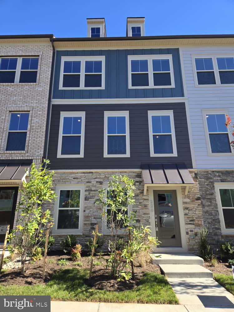 TUSCARORA VILLAGE - Residential Lease