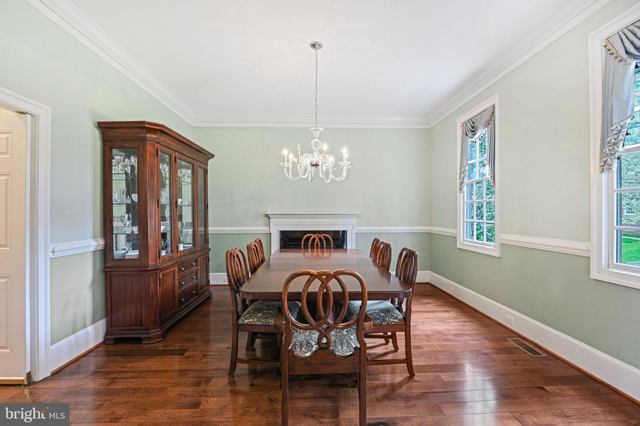 WILLIAMSBURG COMMONS - Residential