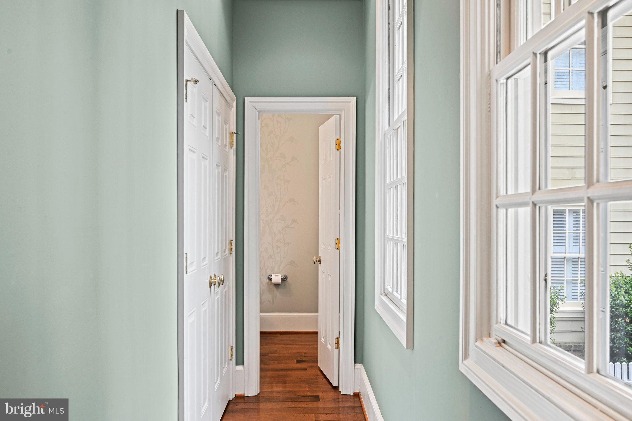 WILLIAMSBURG COMMONS - Residential