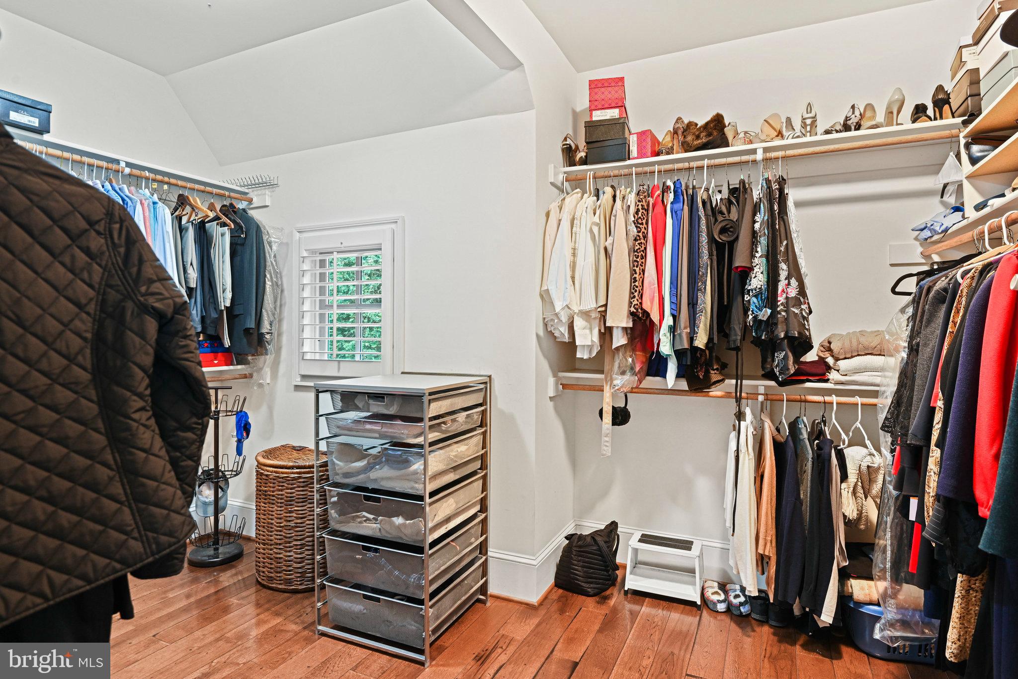 WILLIAMSBURG COMMONS - Residential