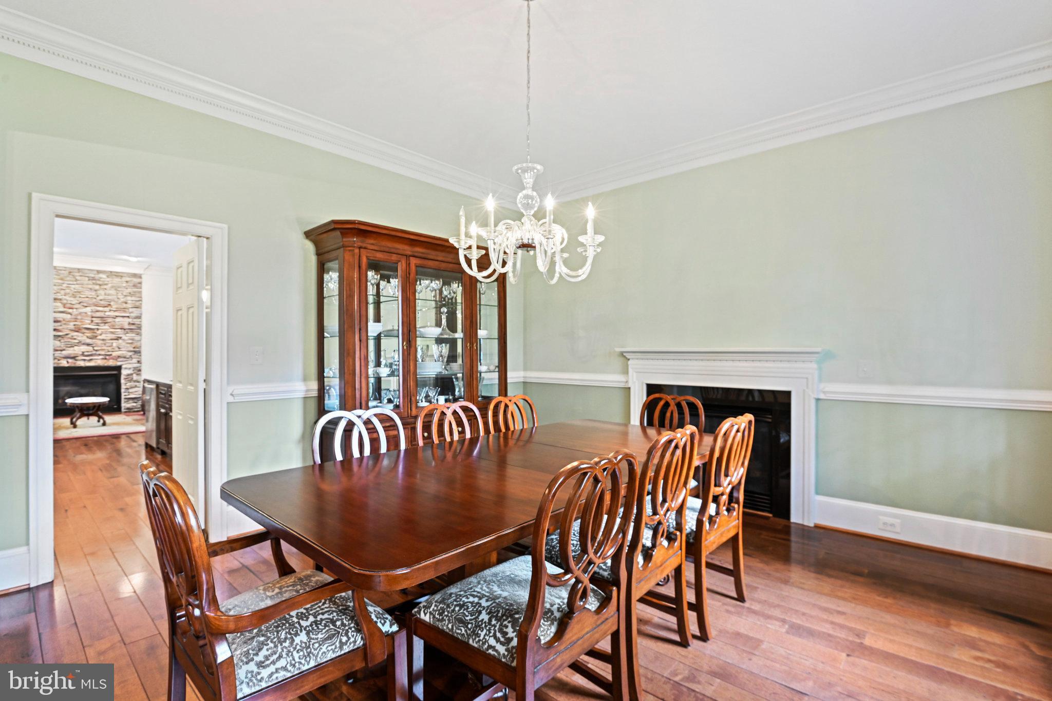 WILLIAMSBURG COMMONS - Residential