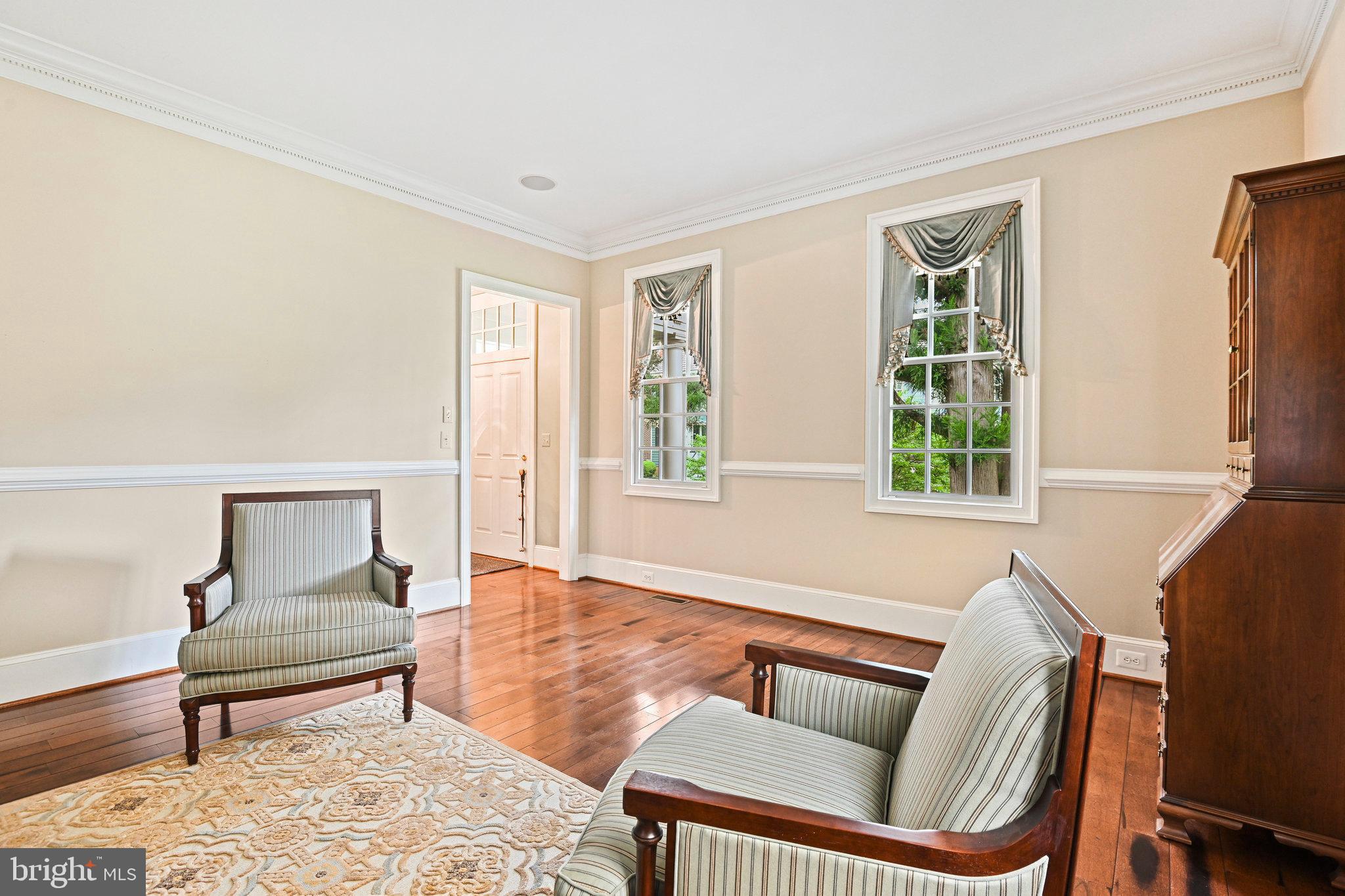 WILLIAMSBURG COMMONS - Residential