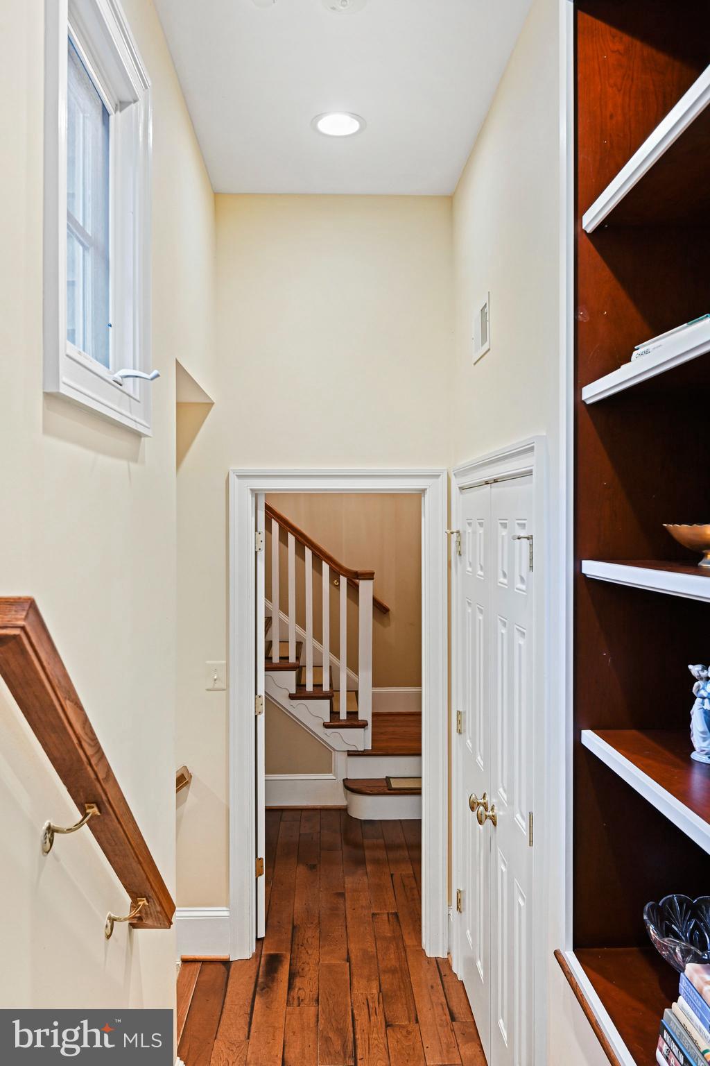 WILLIAMSBURG COMMONS - Residential