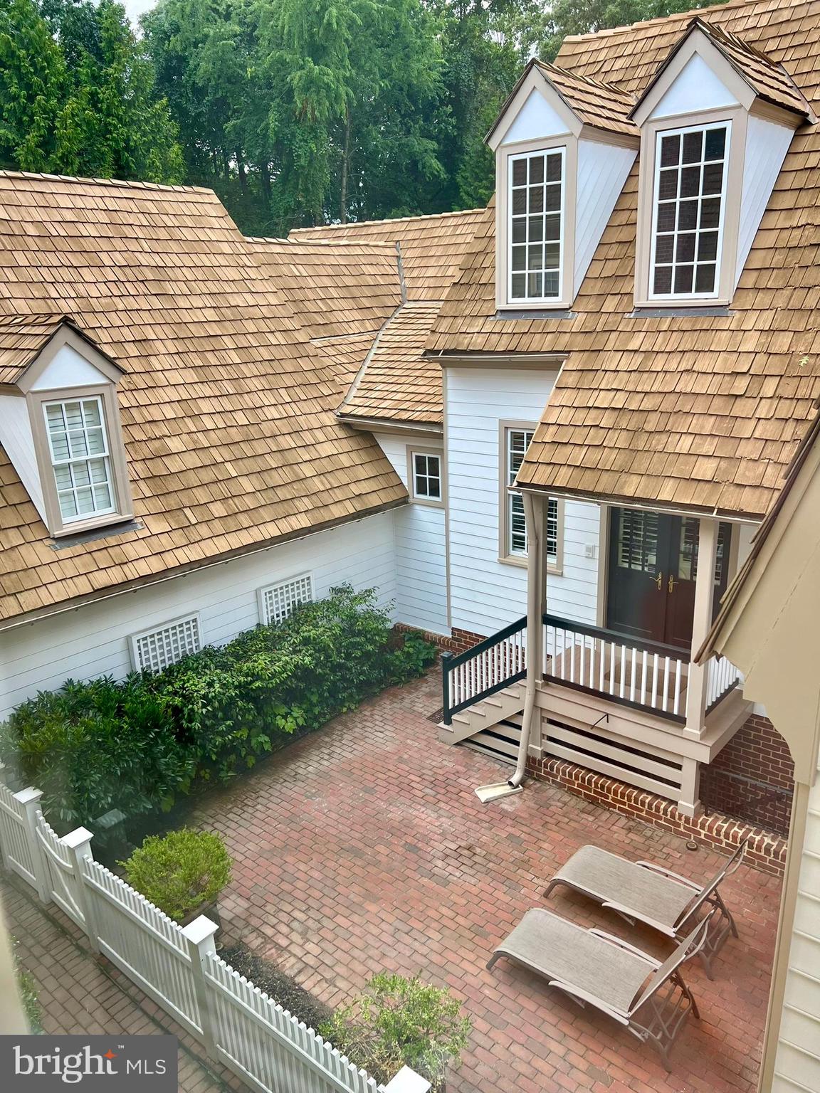 WILLIAMSBURG COMMONS - Residential