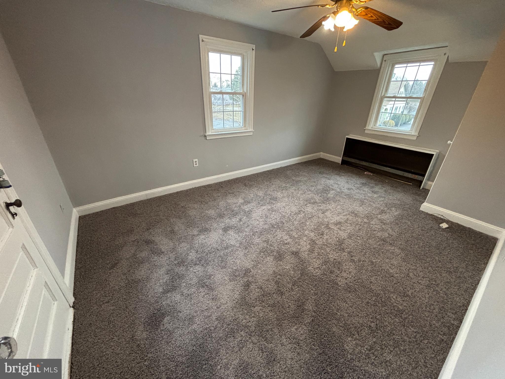 VALLEY VIEW - Residential Lease