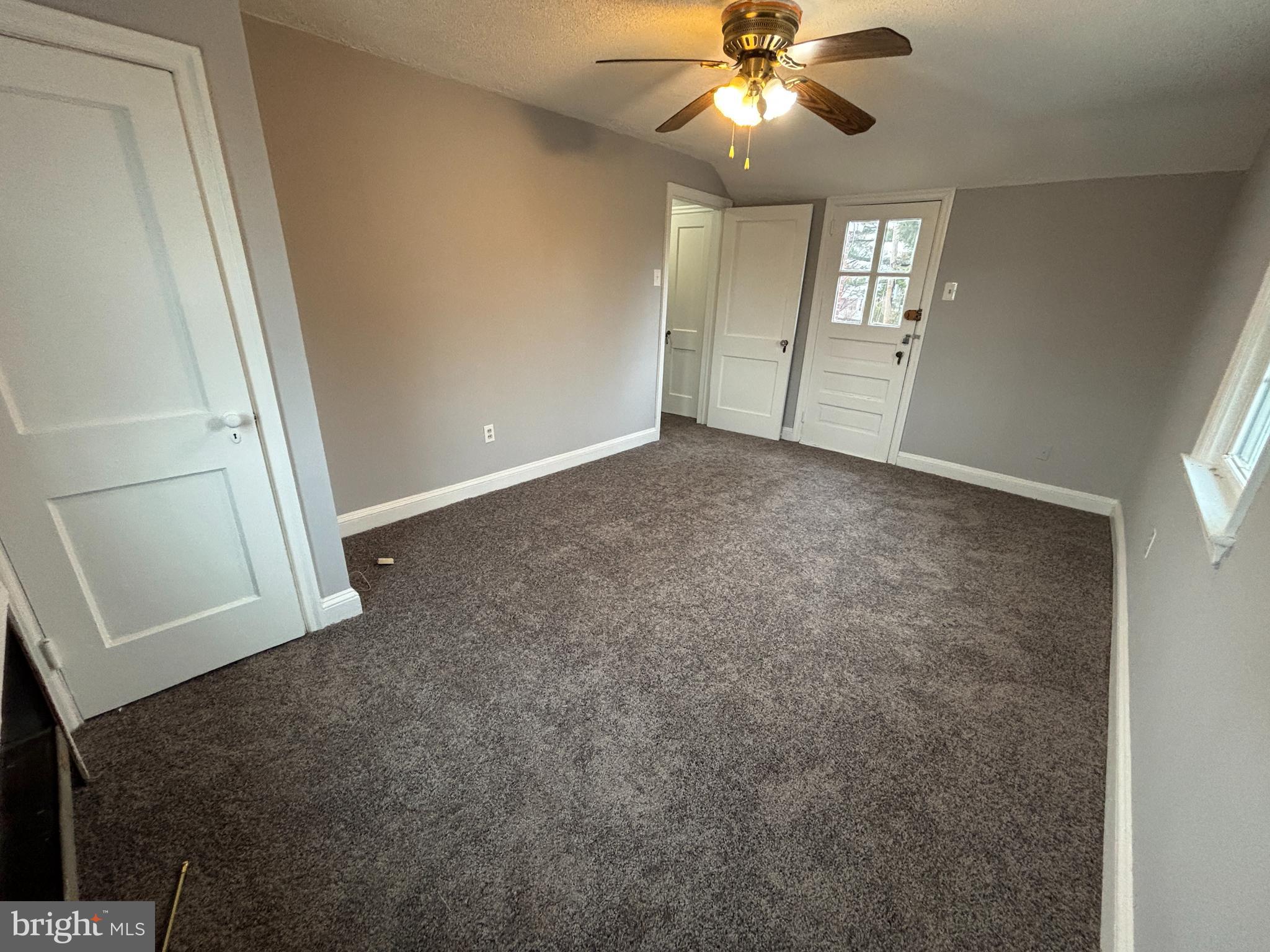 VALLEY VIEW - Residential Lease