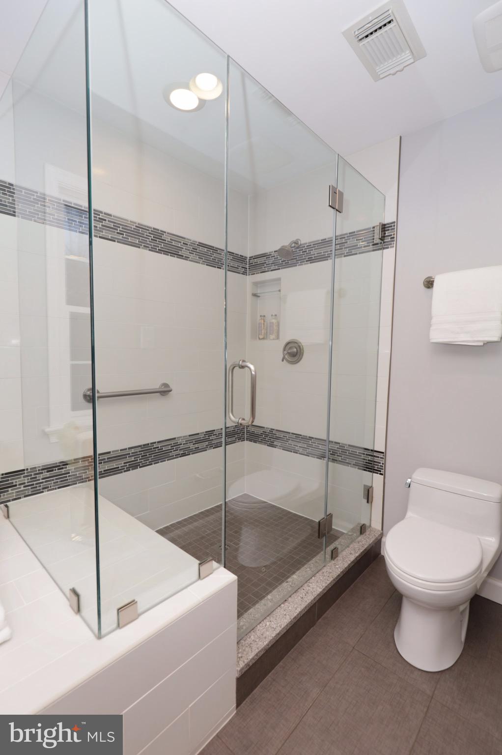 CROSSPOINTE - Residential