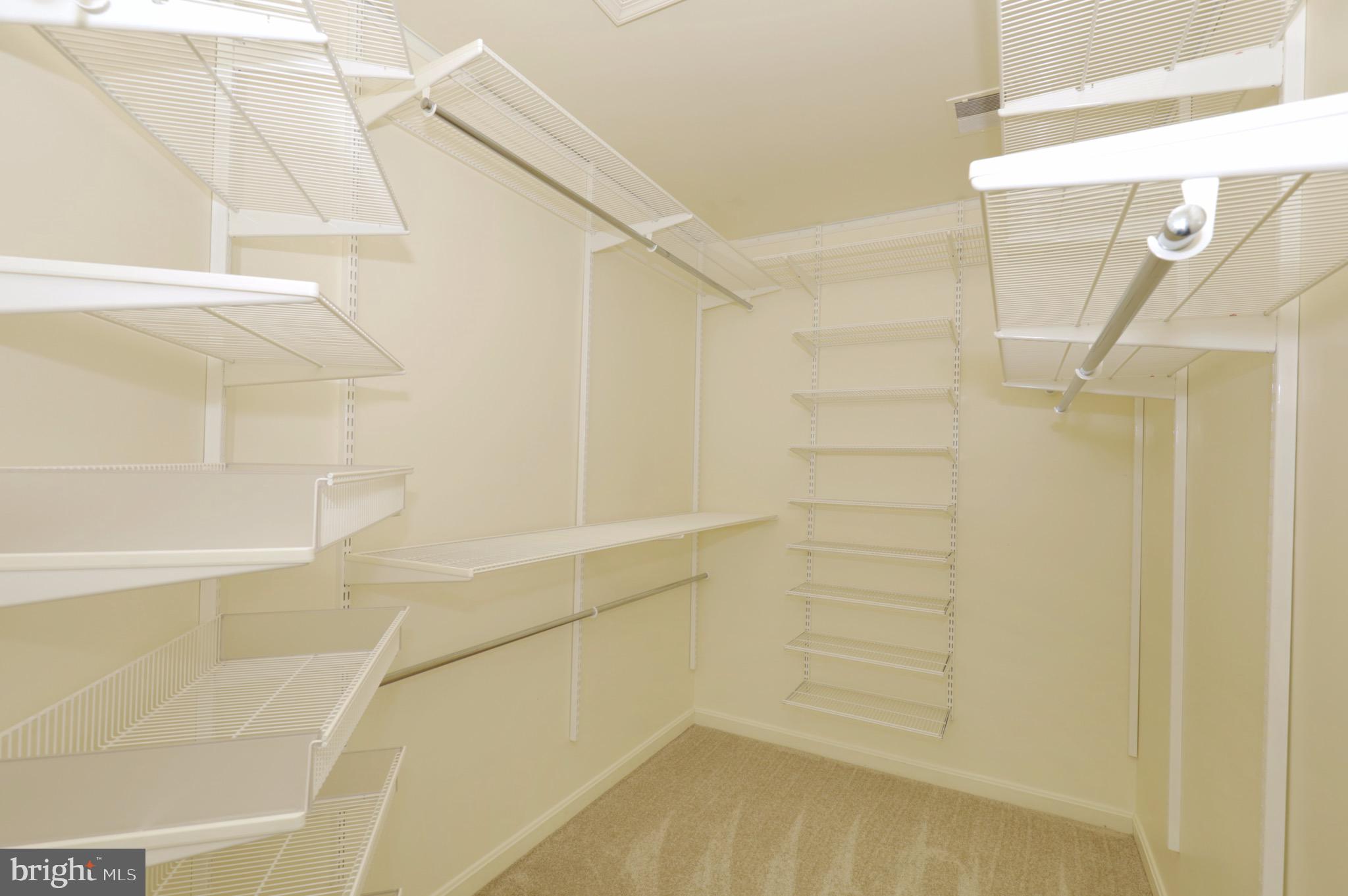 CROSSPOINTE - Residential