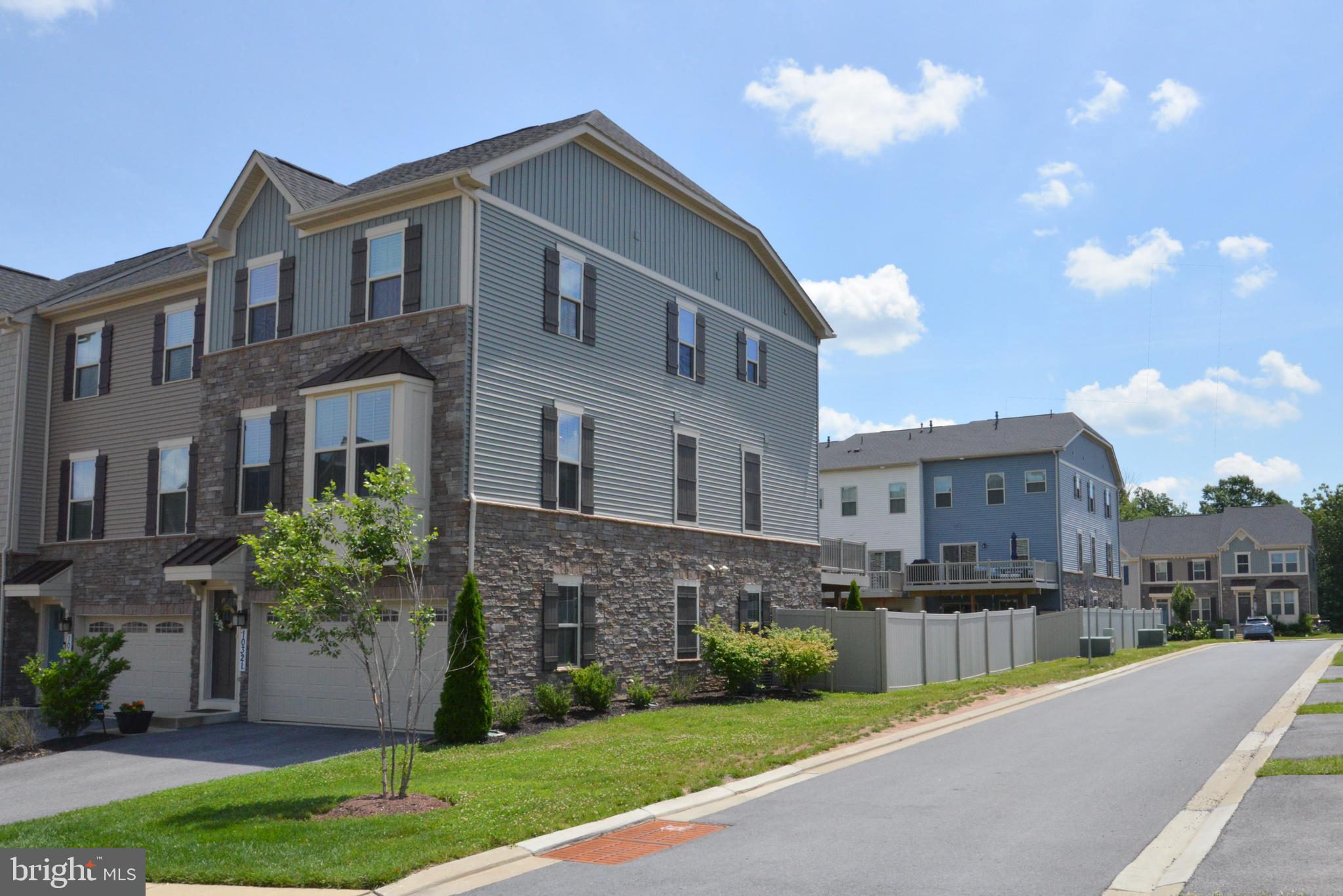 LAKE LINGANORE TOWN CENTER - Residential