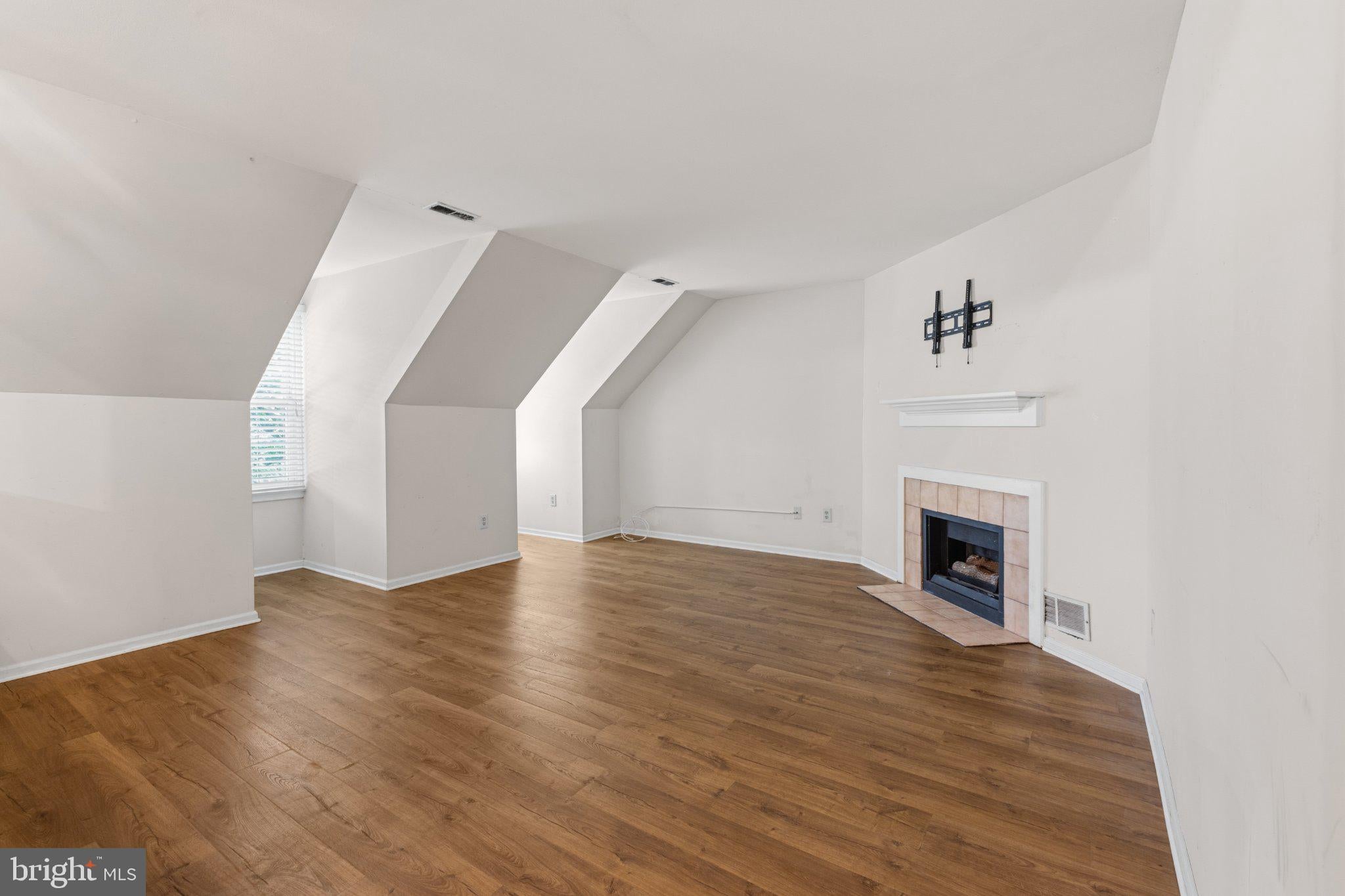 841 WESTFIELD DRIVE