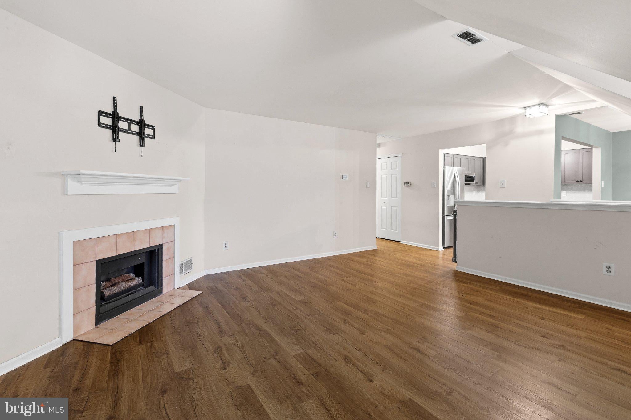 841 WESTFIELD DRIVE