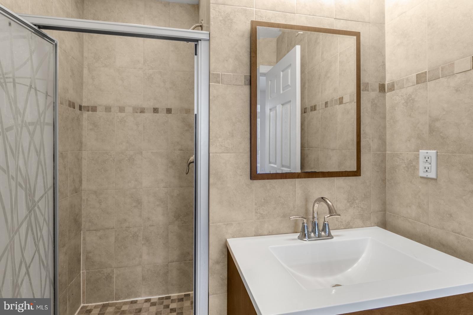 GRADUATE HOSPITAL - Residential Lease