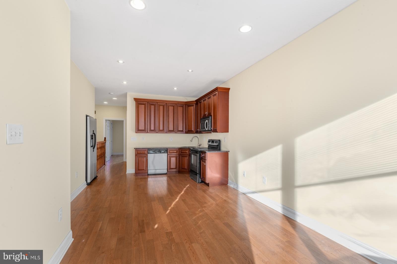 GRADUATE HOSPITAL - Residential Lease