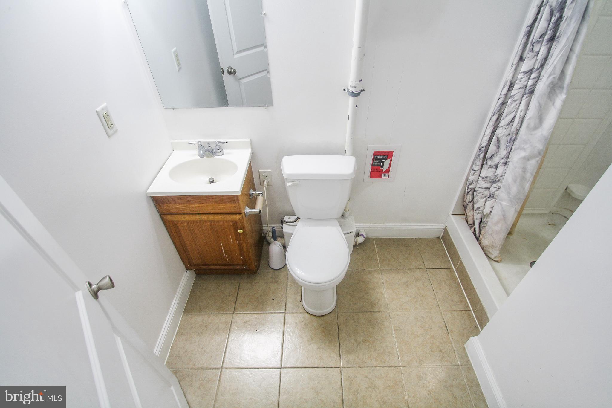 TEMPLE UNIVERSITY - Residential Lease