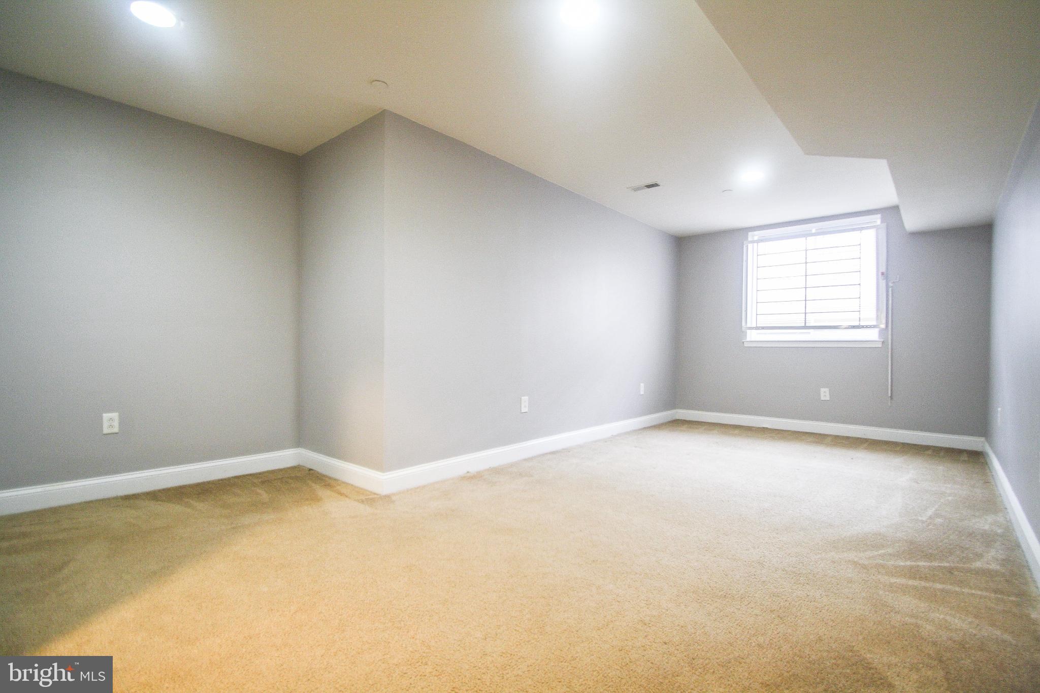 TEMPLE UNIVERSITY - Residential Lease