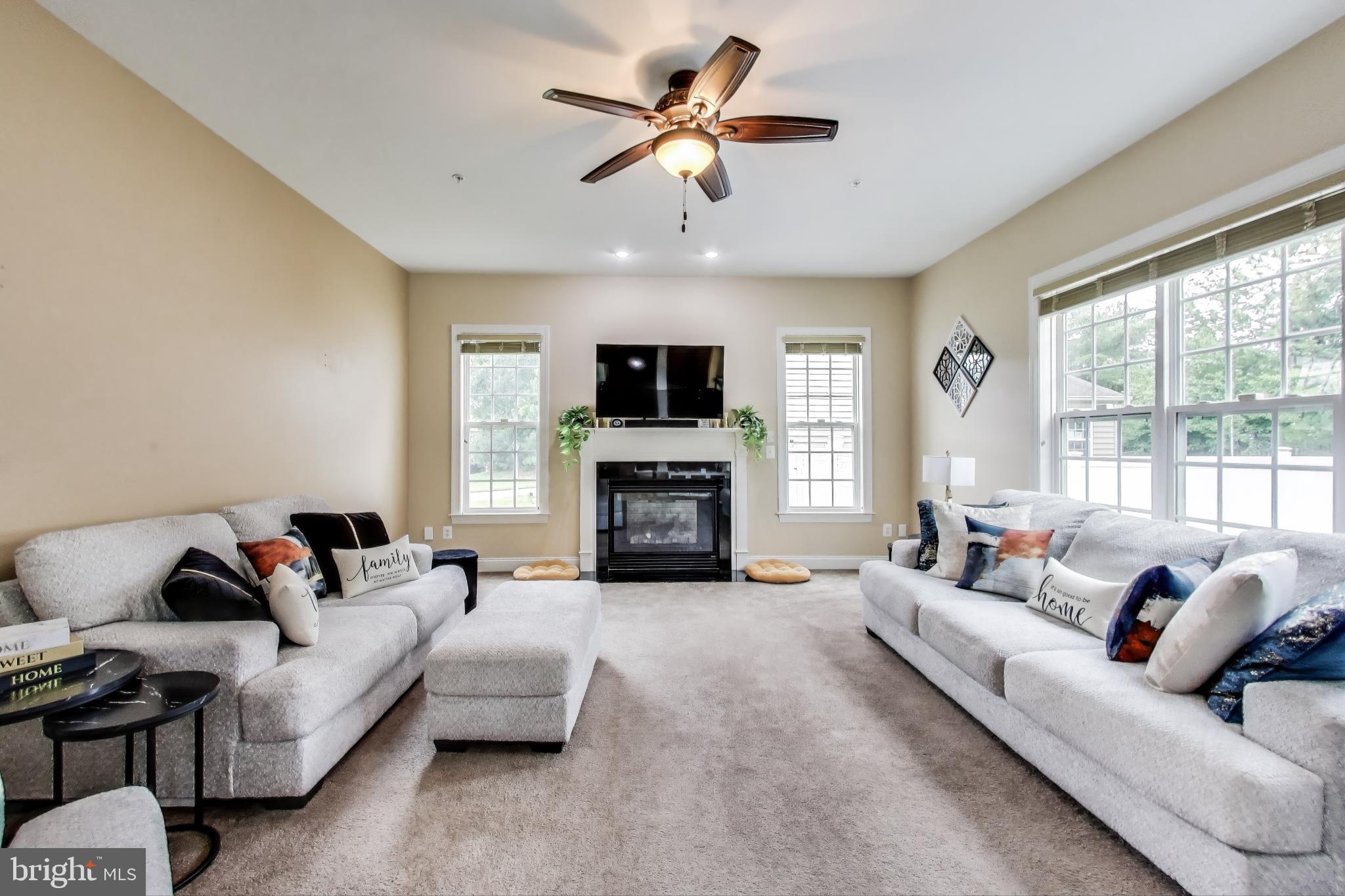 TURNBURY RUN AT ZEBRON - Residential