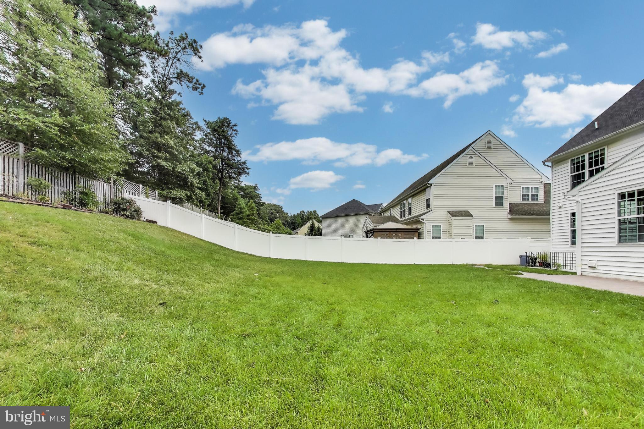 TURNBURY RUN AT ZEBRON - Residential