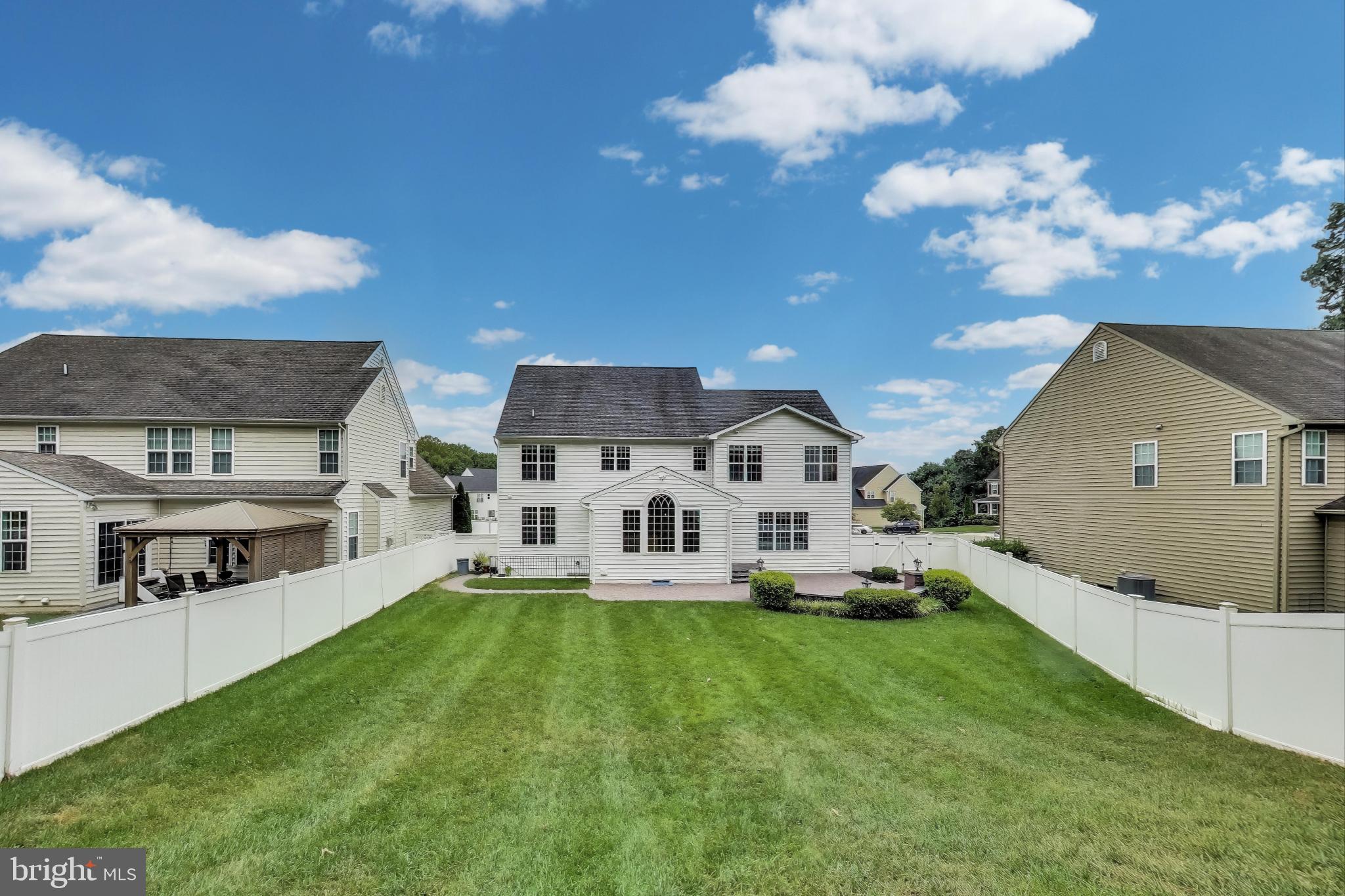 TURNBURY RUN AT ZEBRON - Residential