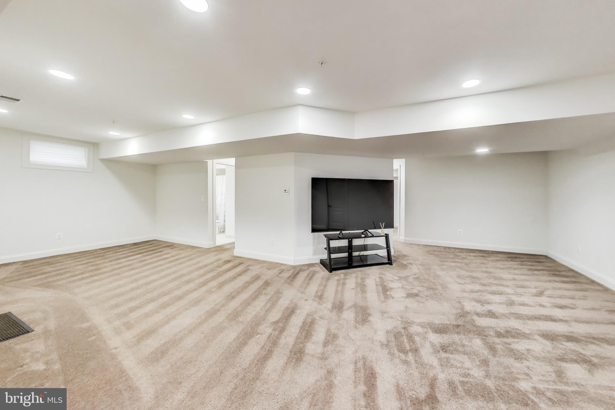 TURNBURY RUN AT ZEBRON - Residential