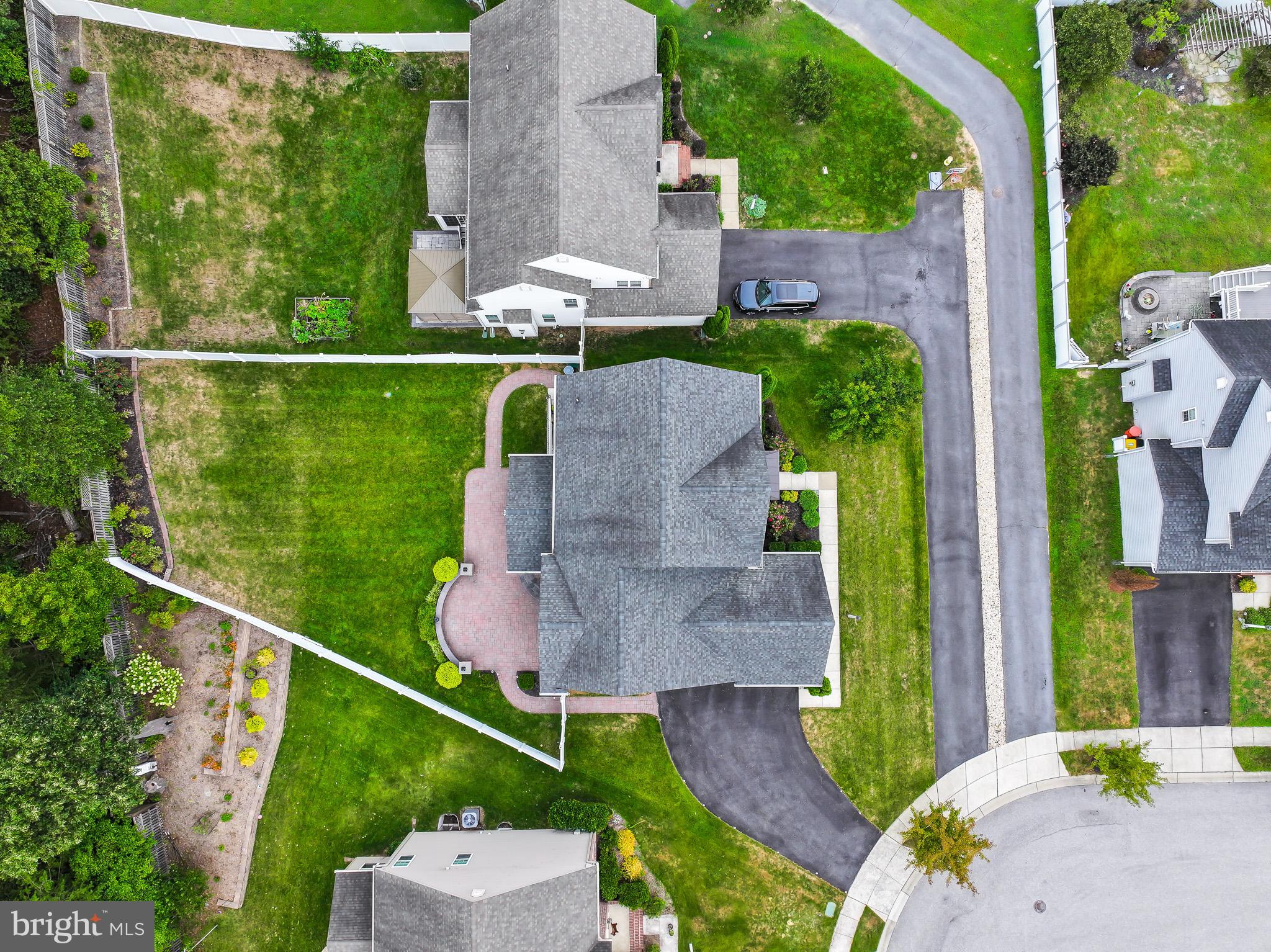 TURNBURY RUN AT ZEBRON - Residential