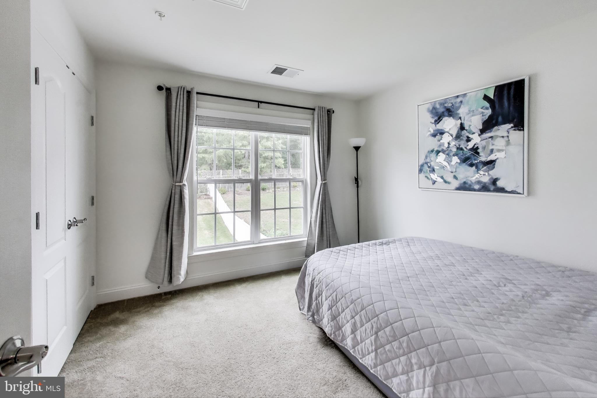 TURNBURY RUN AT ZEBRON - Residential