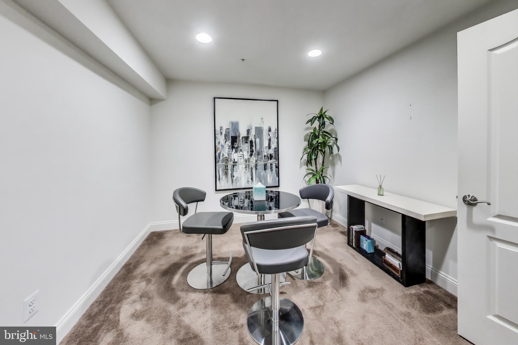 TURNBURY RUN AT ZEBRON - Residential