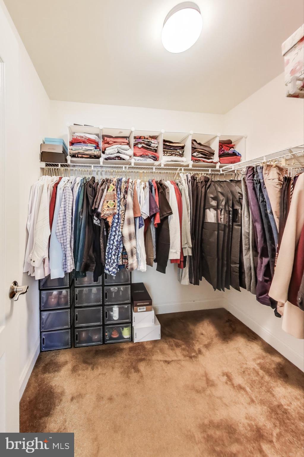 TURNBURY RUN AT ZEBRON - Residential